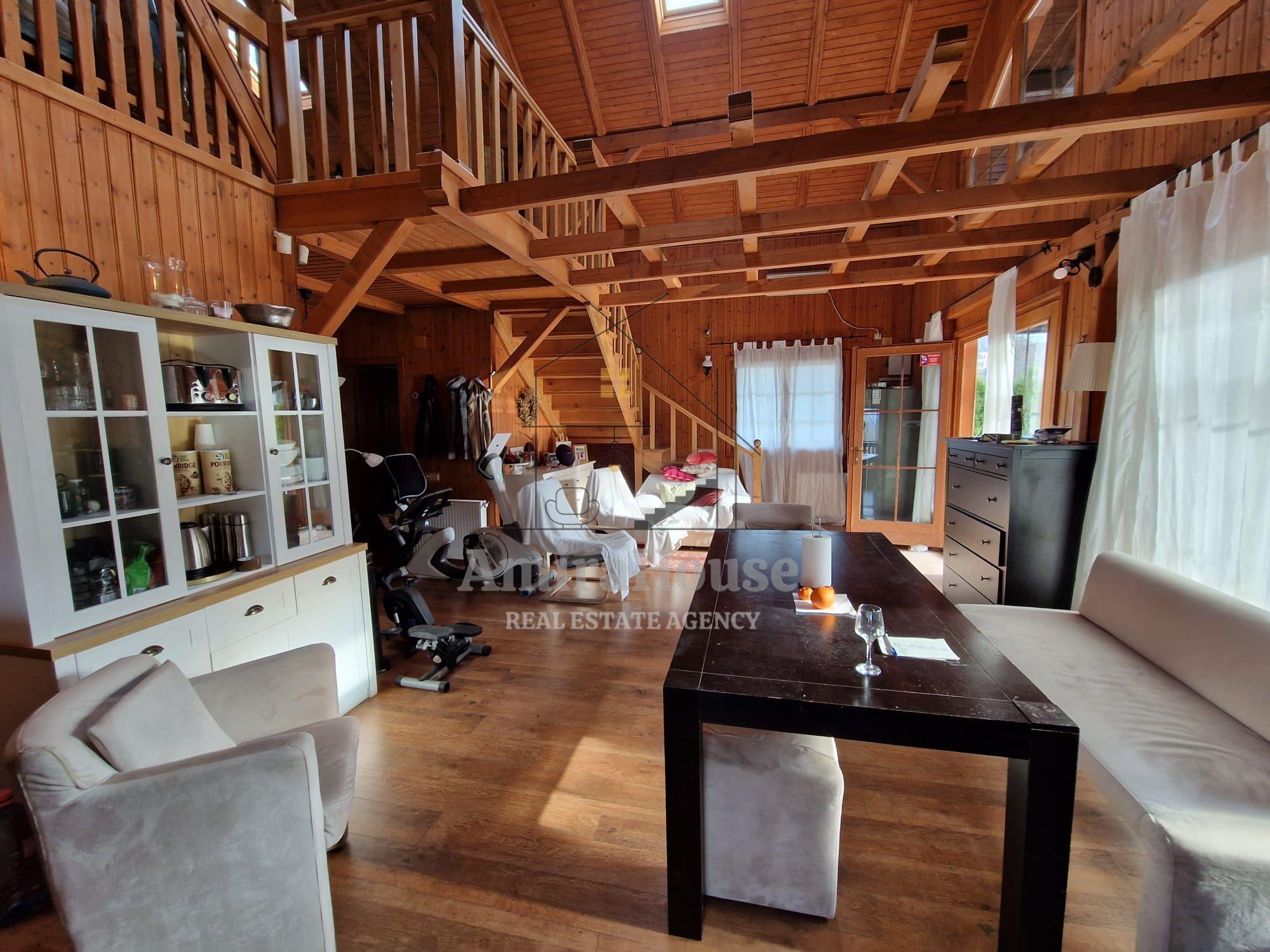 Casa din lemn D+P+M de 400 mp utili si teren 3.000 mp zona Faget - 3