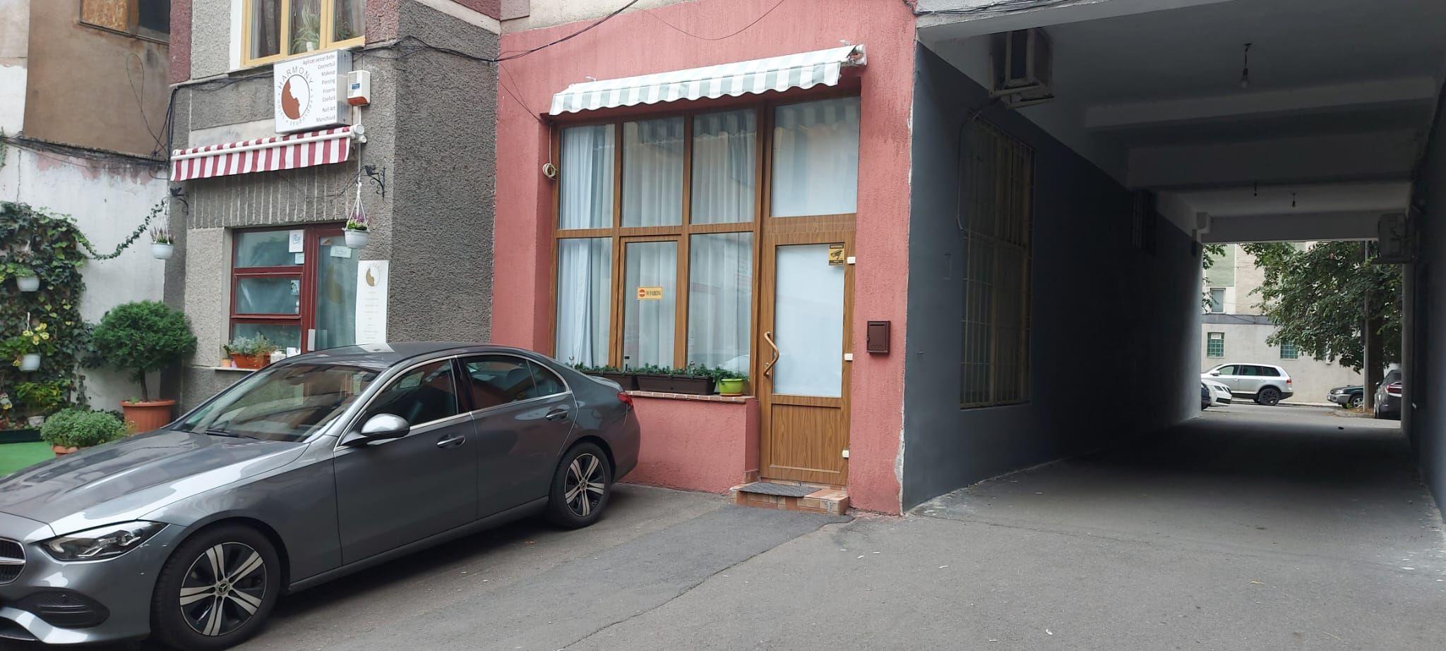 Spatiu comercial, ultracentral, Republicii, Oradea. 600 E/lună. Com 0 - 1