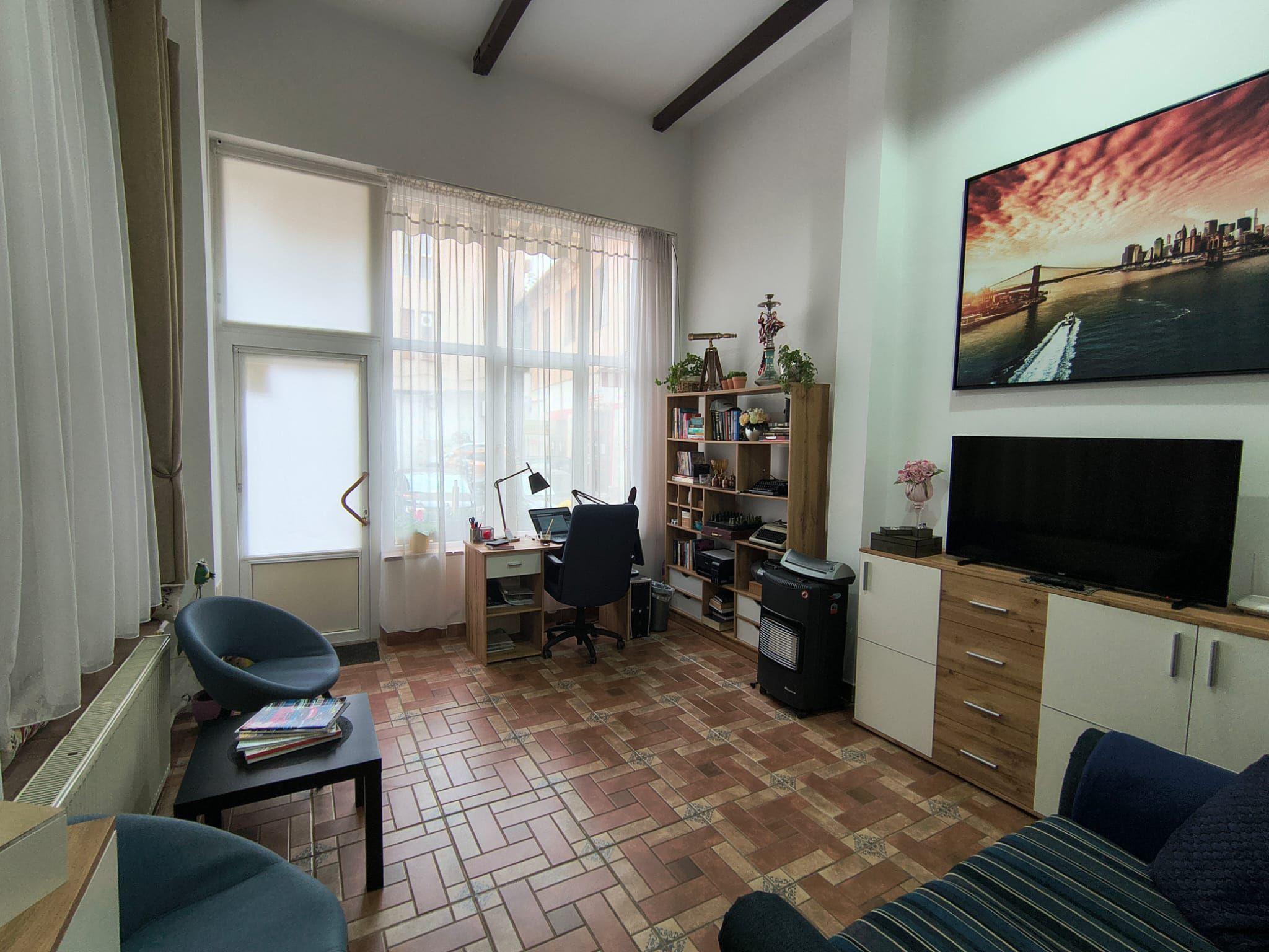 Spatiu comercial, ultracentral, Republicii, Oradea. 95 000 E. Com 0 - 3