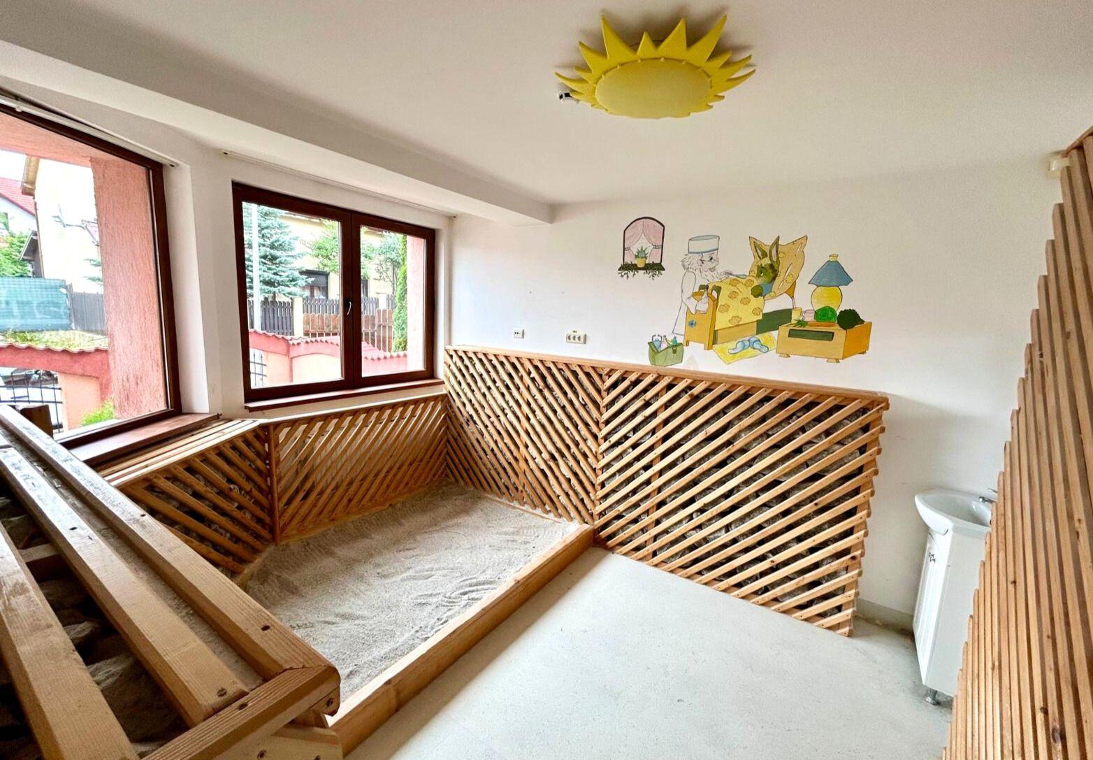 Inchiriere casa individuala multifunctionala zona rezidentiala Bunloc - 14