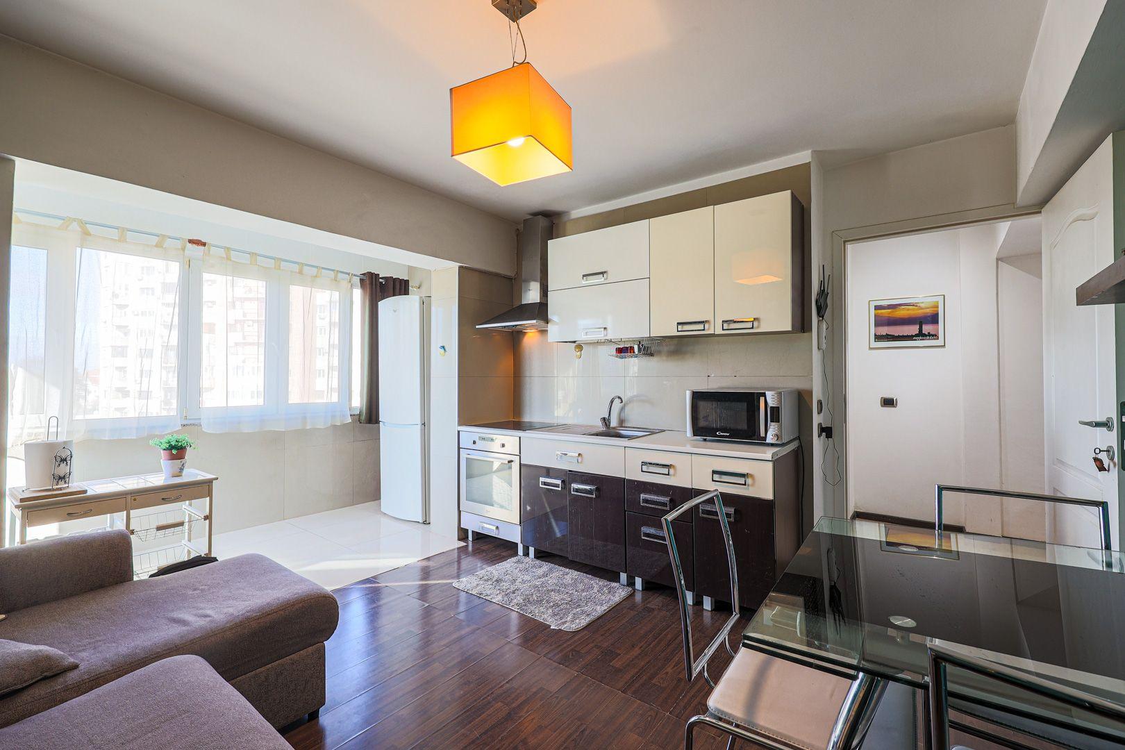 PREȚ REDUS! Apartament mobilat, cu 2 camere,în Piața Spitalului. - 3