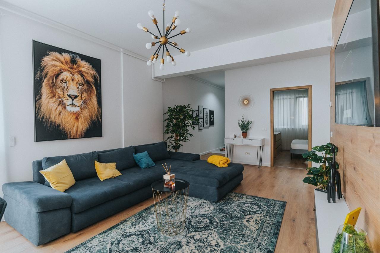3 camere, ultracentral, Oradea. 235 000 E. Comision 0 - 2