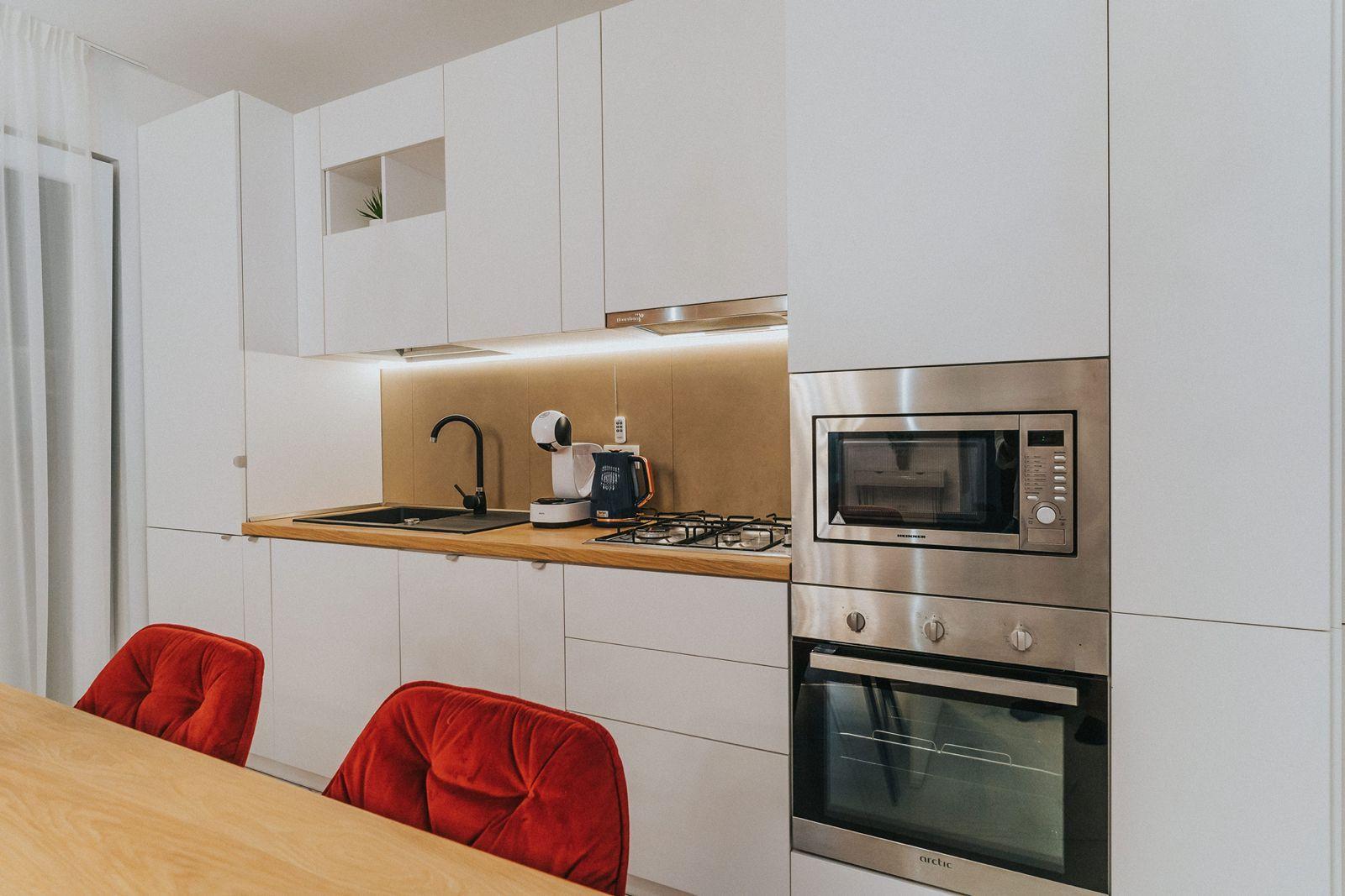 3 camere, ultracentral, Oradea. 235 000 E. Comision 0 - 15