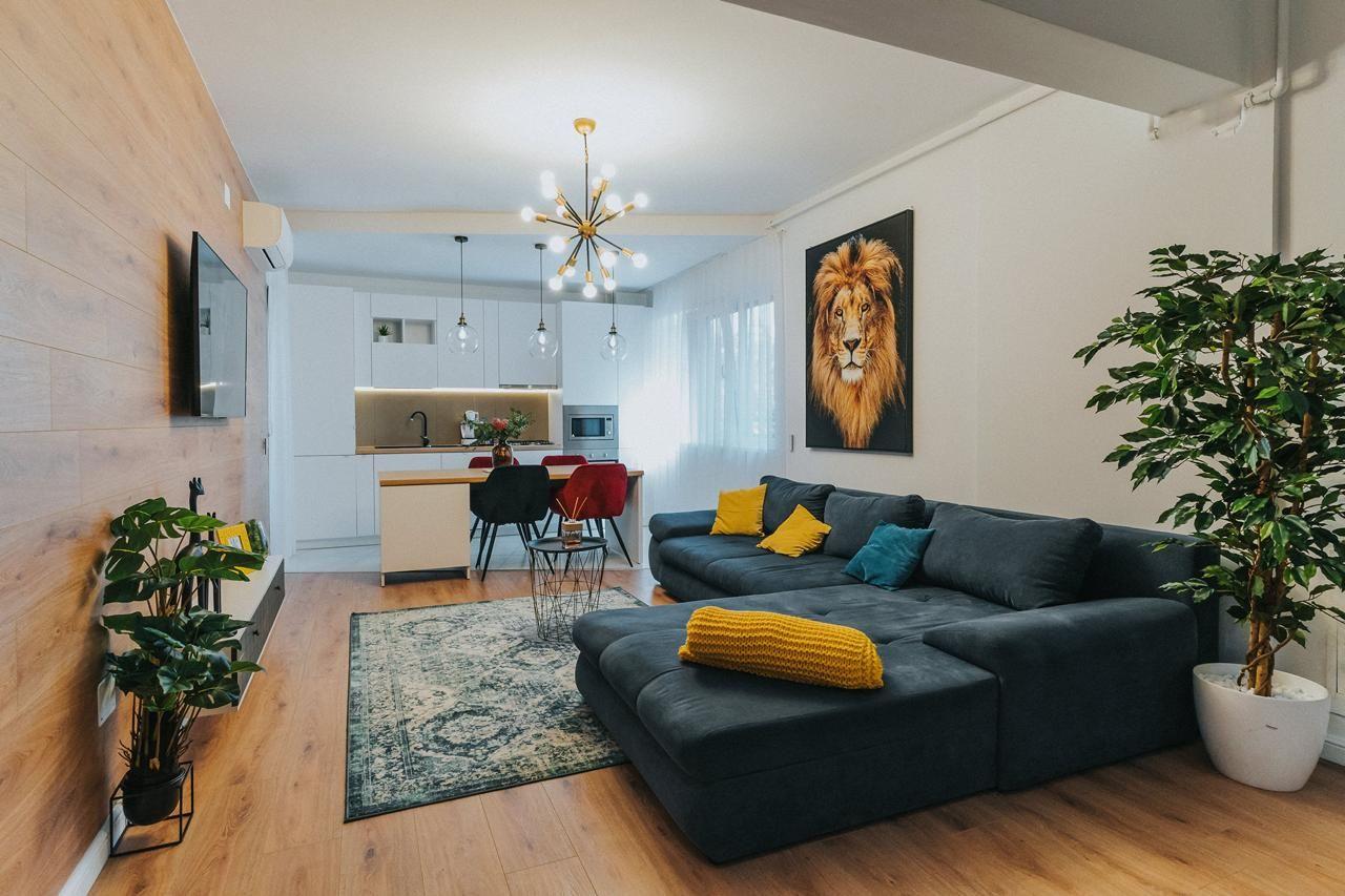 3 camere, ultracentral, Oradea. 235 000 E. Comision 0 - 5