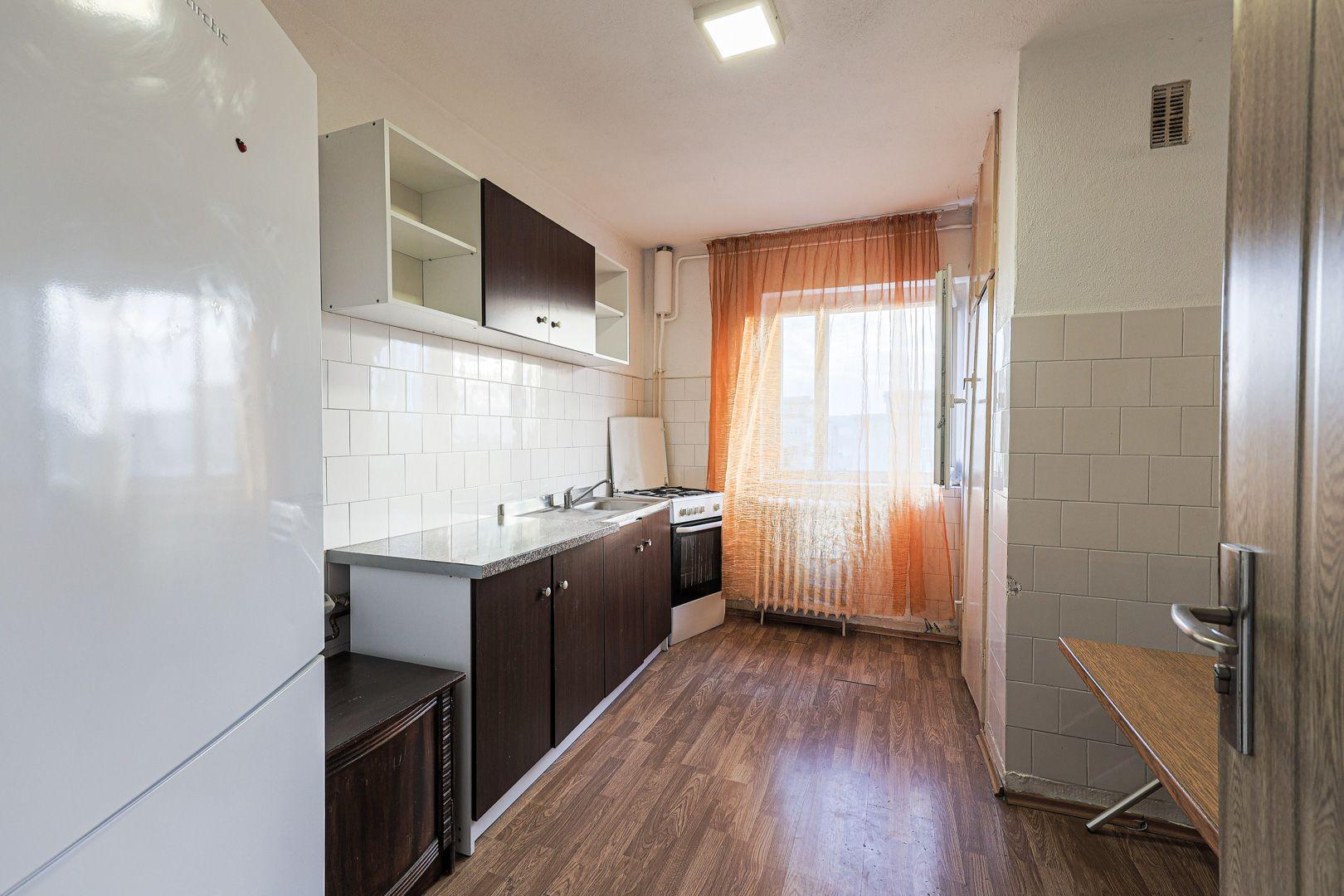 3 camere, la preț de 2 - 0% COMISION - Apartament decomandat - 3