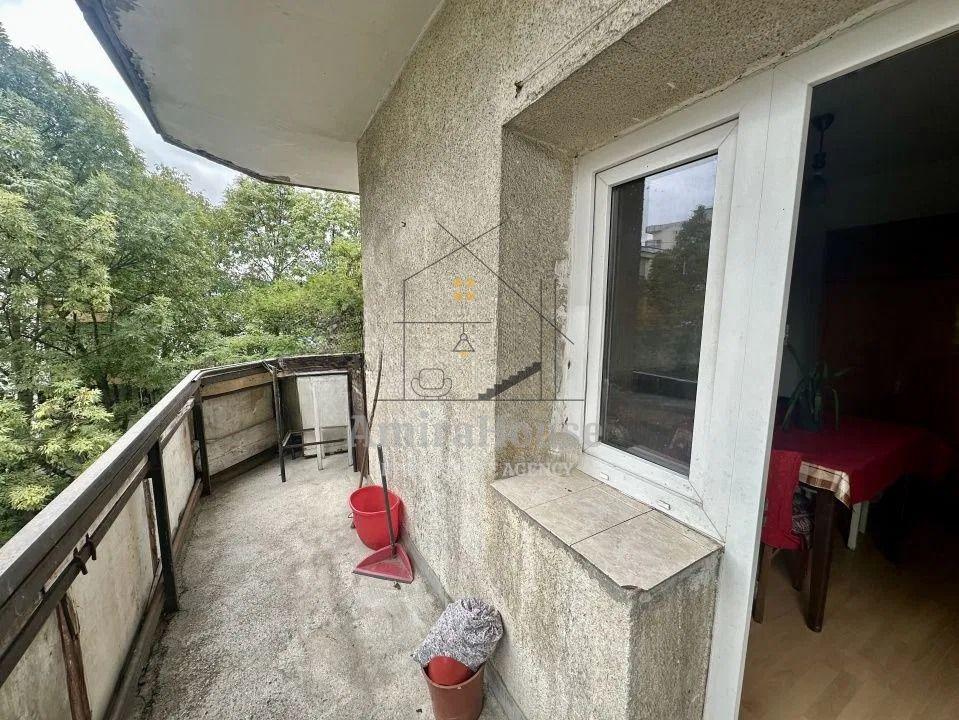 Apartament 2 camere decomandat, etaj 2, str Aurel Vlaicu - 9