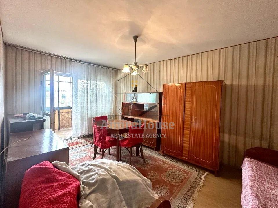 Apartament 2 camere decomandat, etaj 2, str Aurel Vlaicu - 1