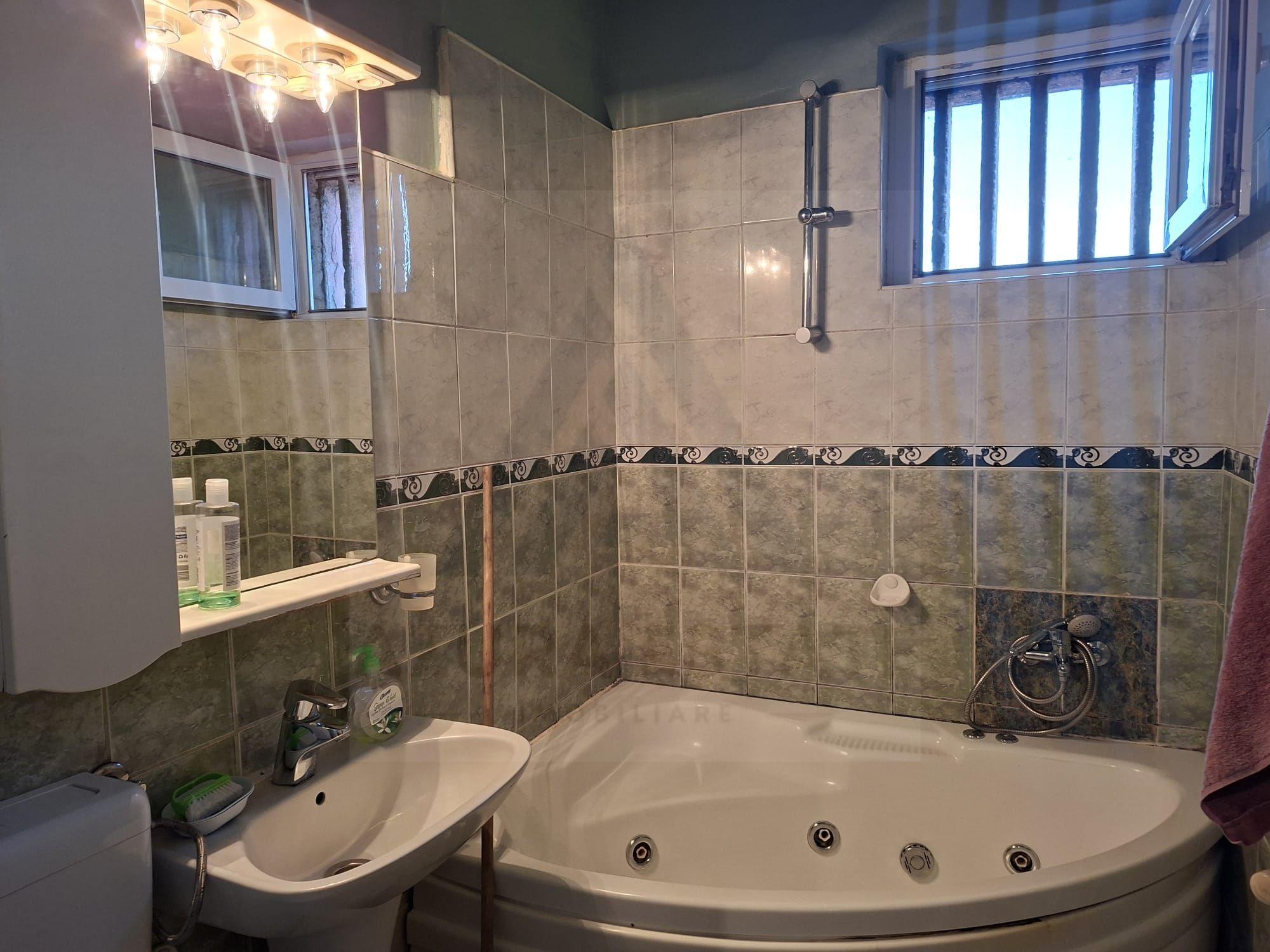 Apartament 3 camere 72 mp utili etaj 2 baie cu fereastra in Terezian - 11