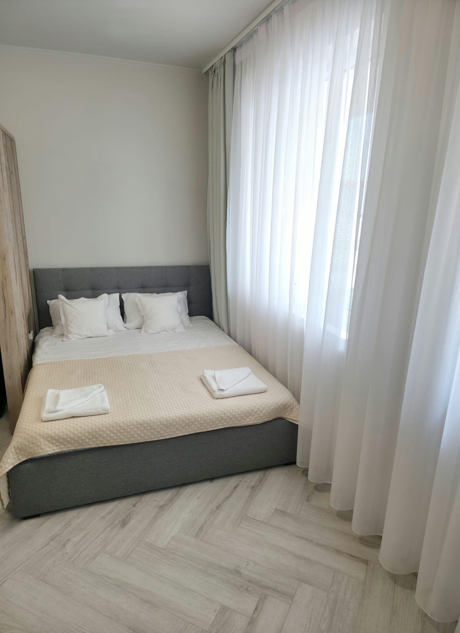 Apartament 1 cam, loc de parcare, Băile Felix. 120 000 E. Comision 0. - 3