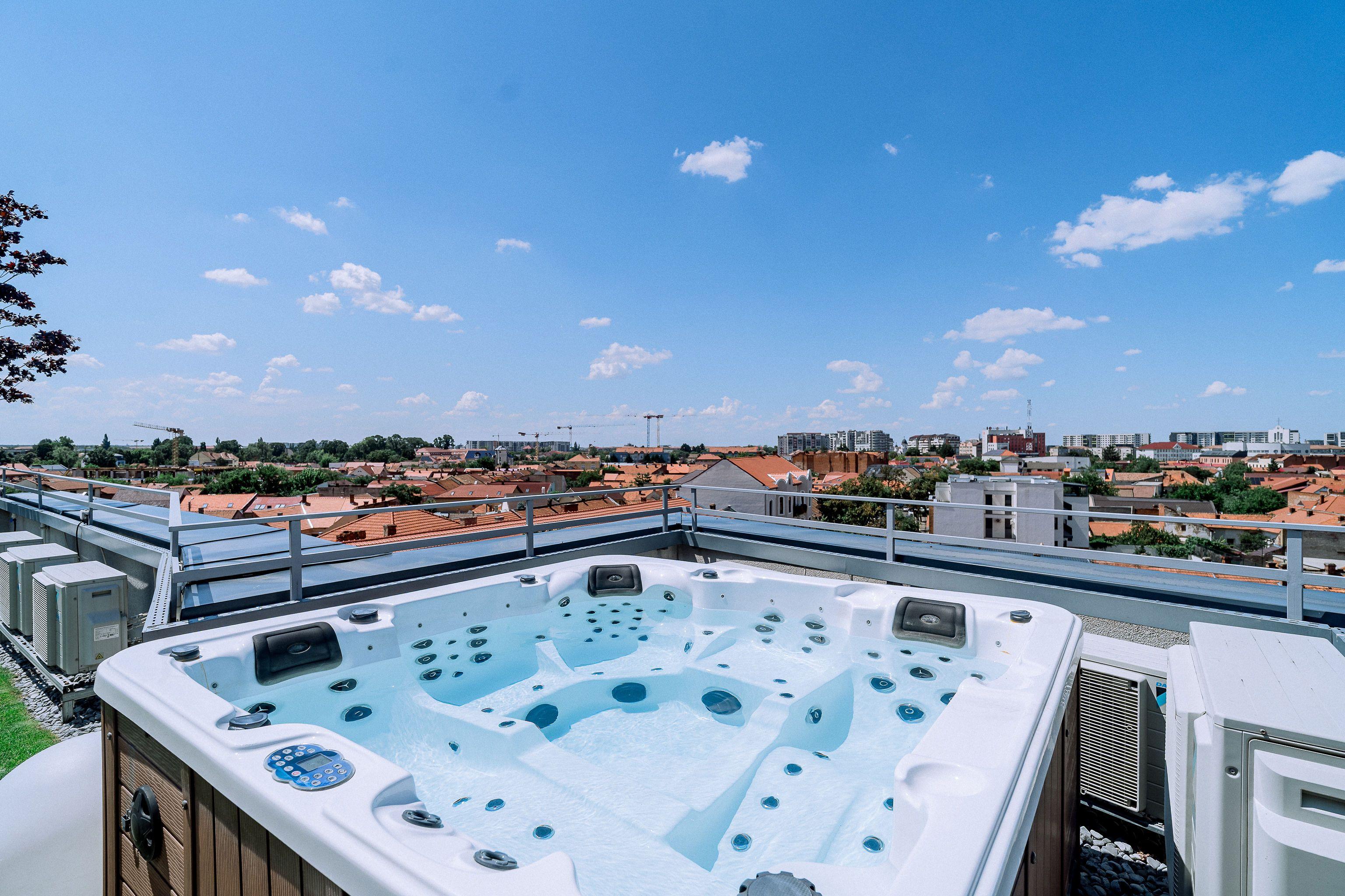 Penthouse 4 camere, ultracentral, Oradea. 800 000 E. Comision 0 - 1