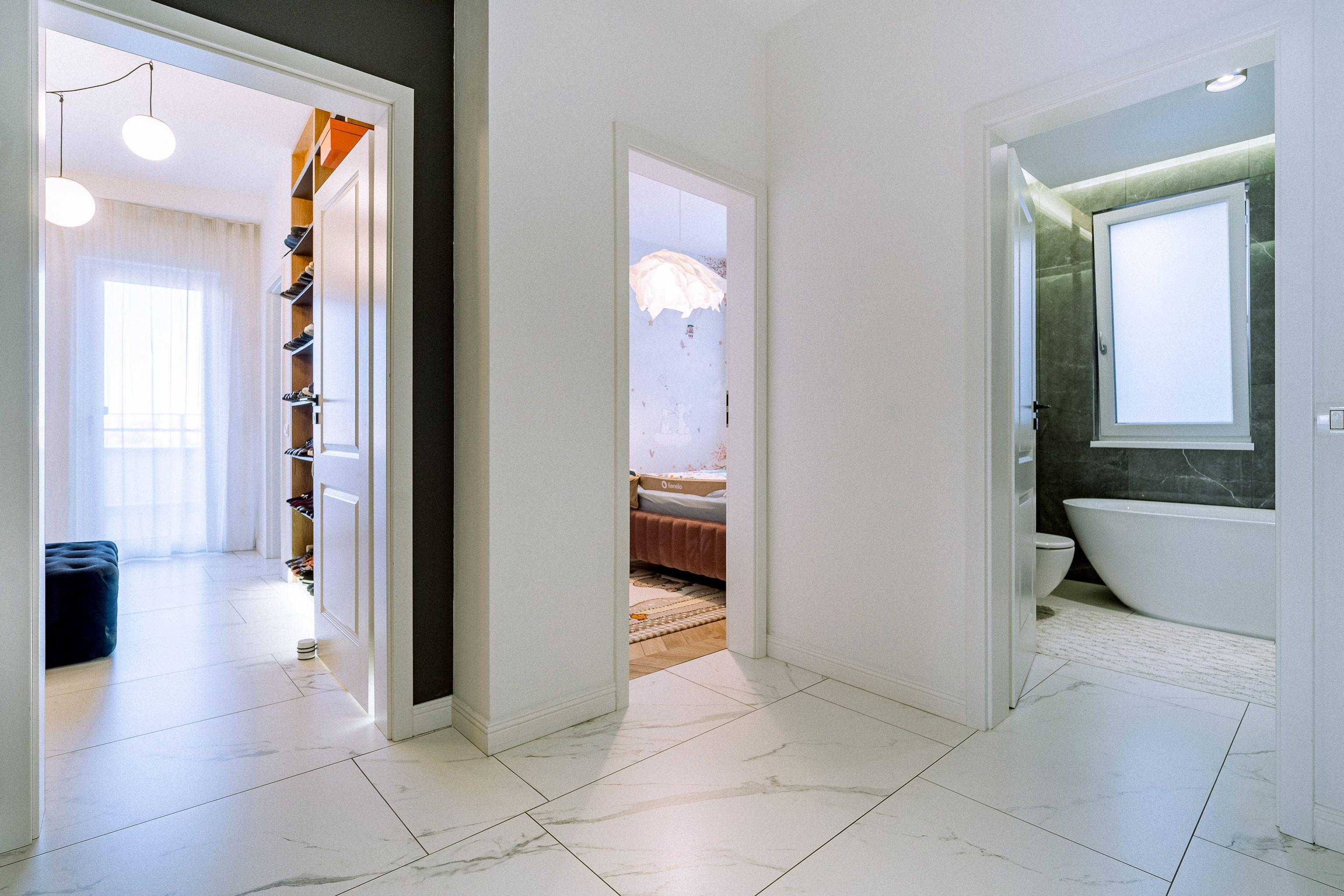 Penthouse 4 camere, ultracentral, Oradea. 800 000 E. Comision 0 - 4