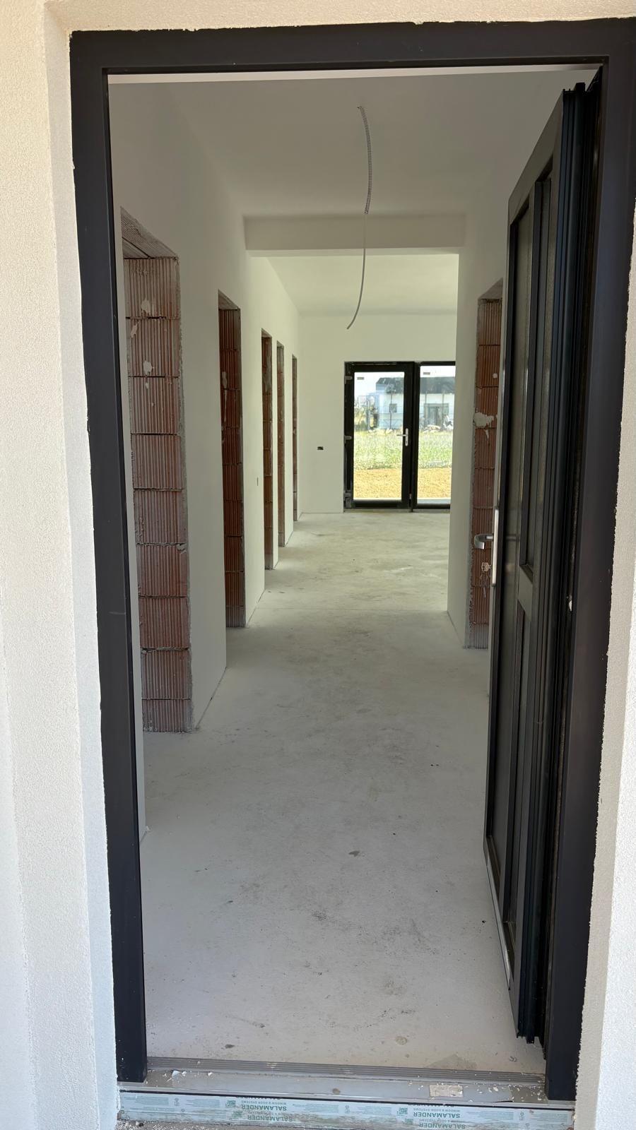 Casa Santandrei, 159 000 E (neg). Comision 0. - 16