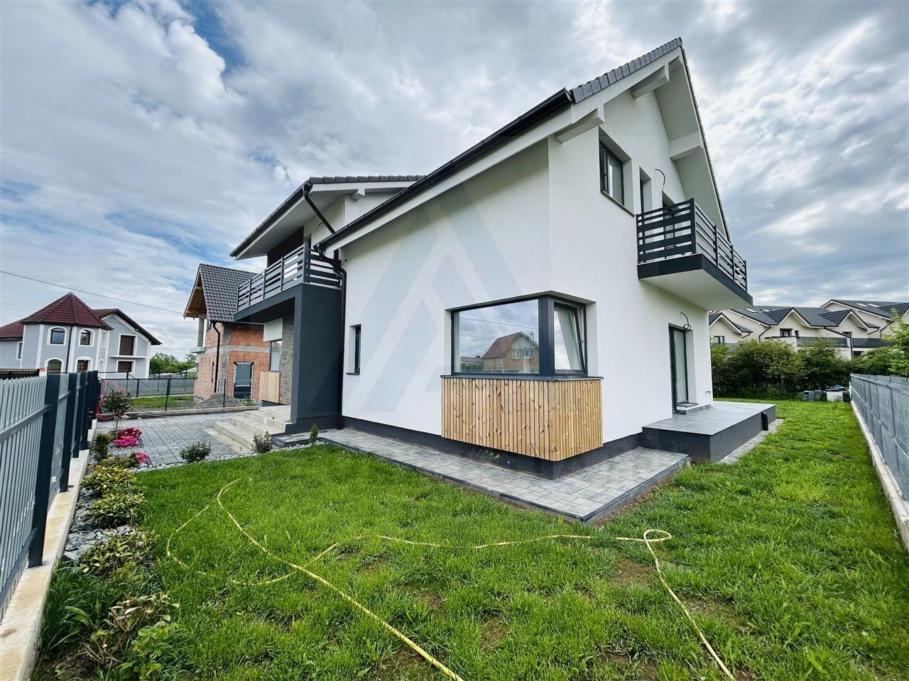 Casa intabulata premium finisata 5 camere curte 490 mp in Cristian - 1