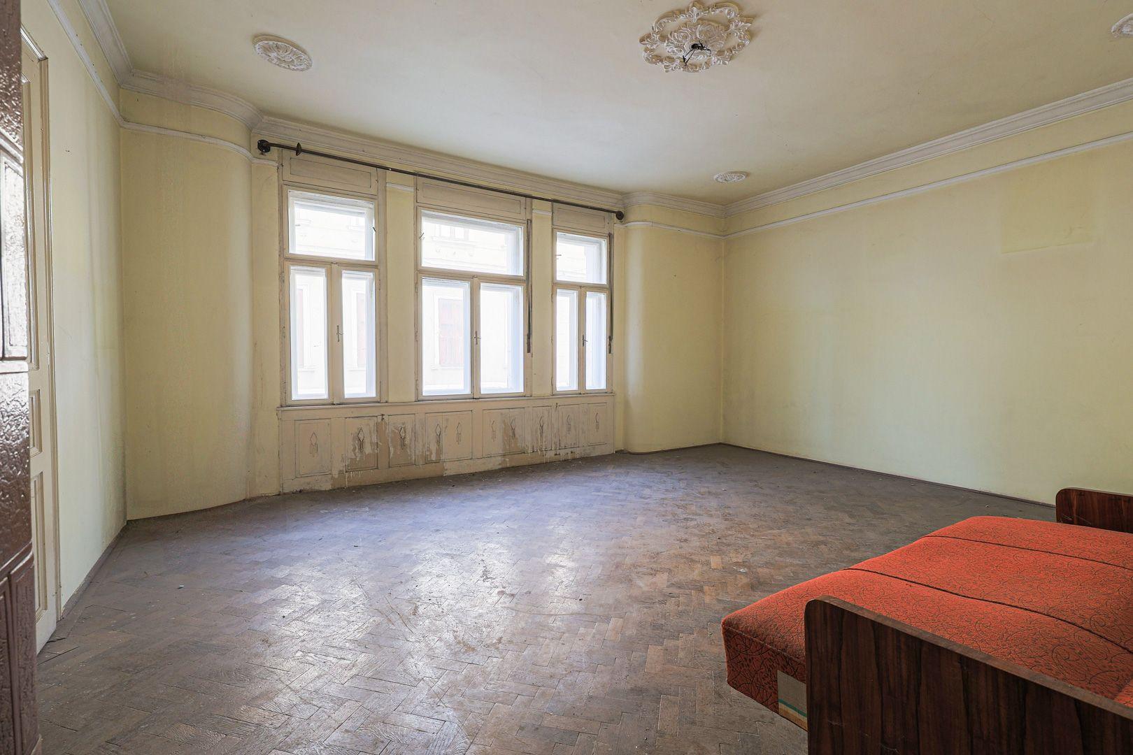 Casă interbelică cu tavane înalte, demisol și curte, în centru! - 6
