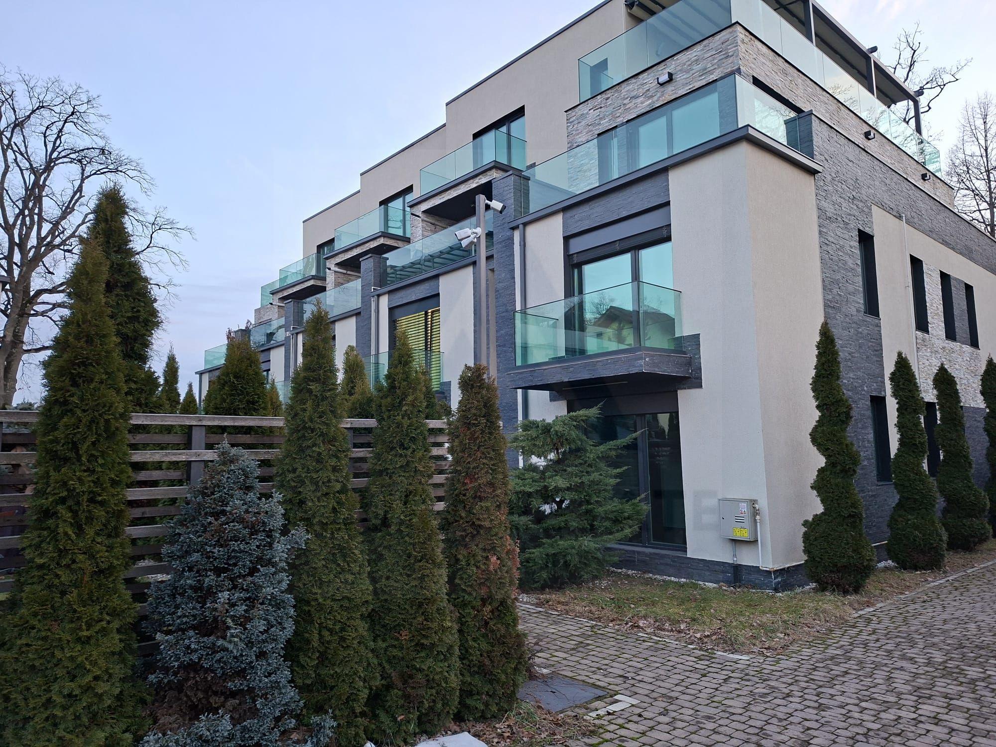 Casa moderna cu 6 camere terase 50 mp si curte in Parcul Sub Arini - 1