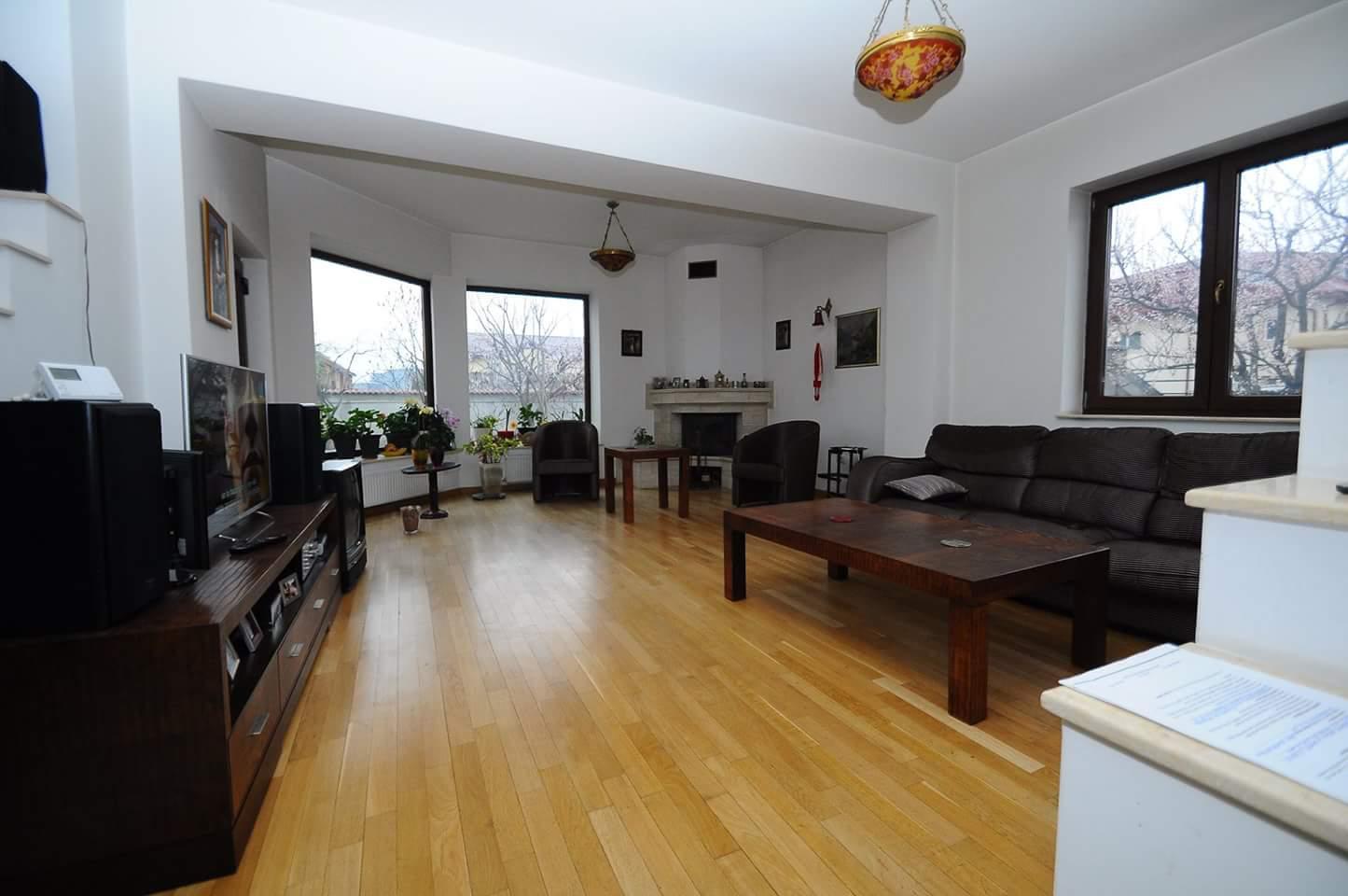 INCHIRIERE CASA - 6