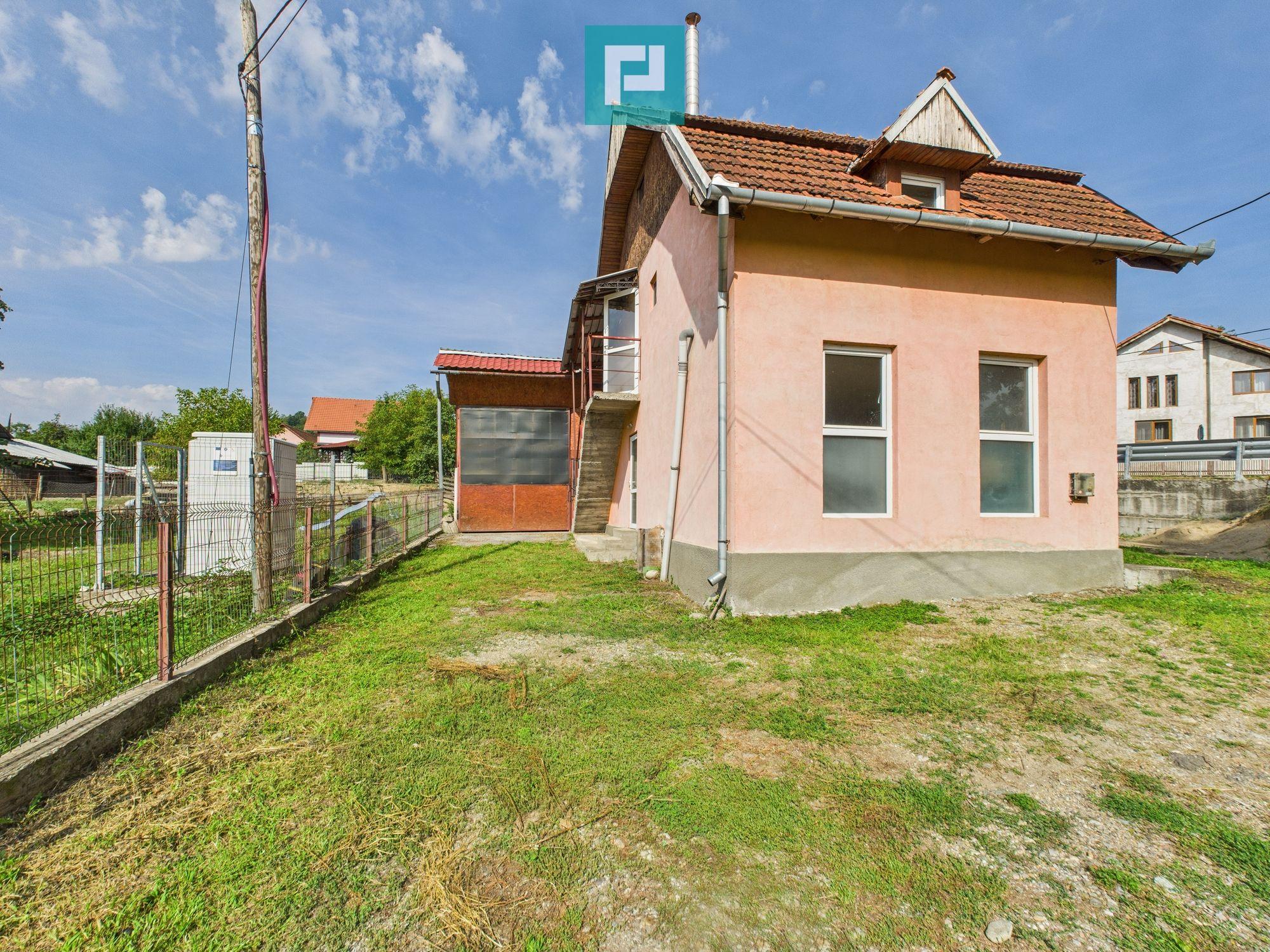 Casă și centru comercial, în localitatea Lazuri - 14