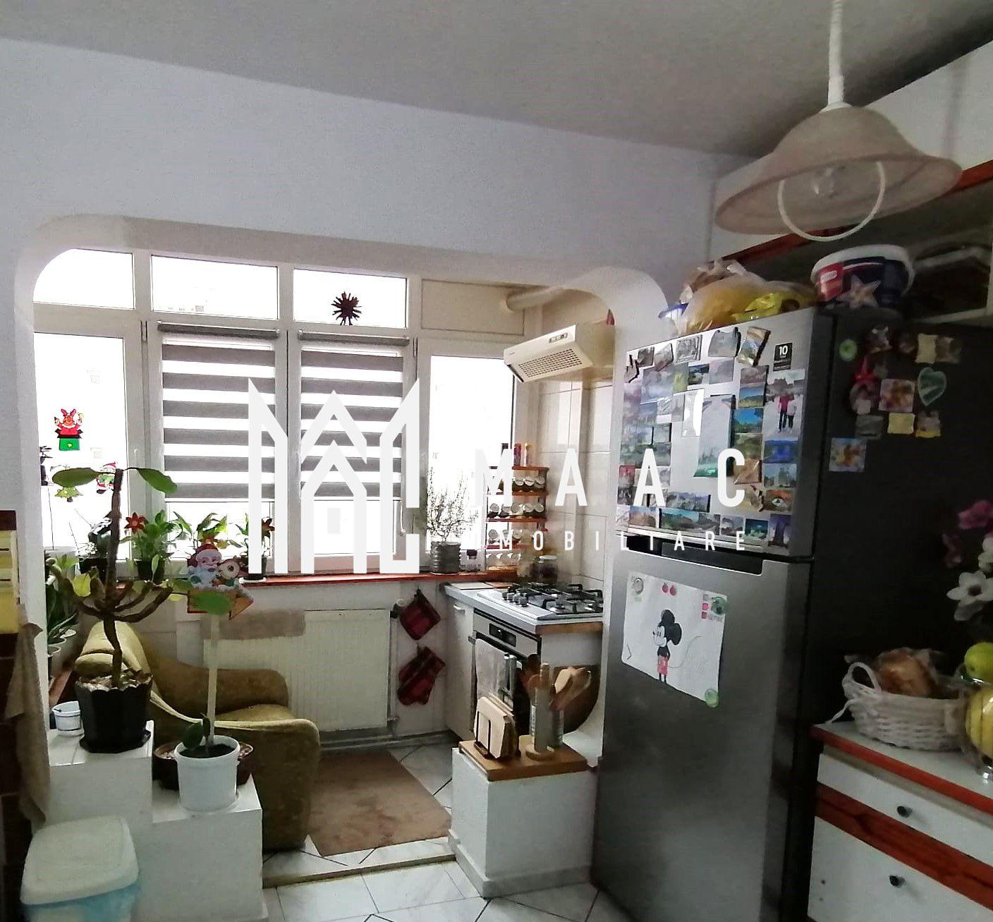 Apartament 3 camere I Decomandat I Zona Vasile Aaron - 3