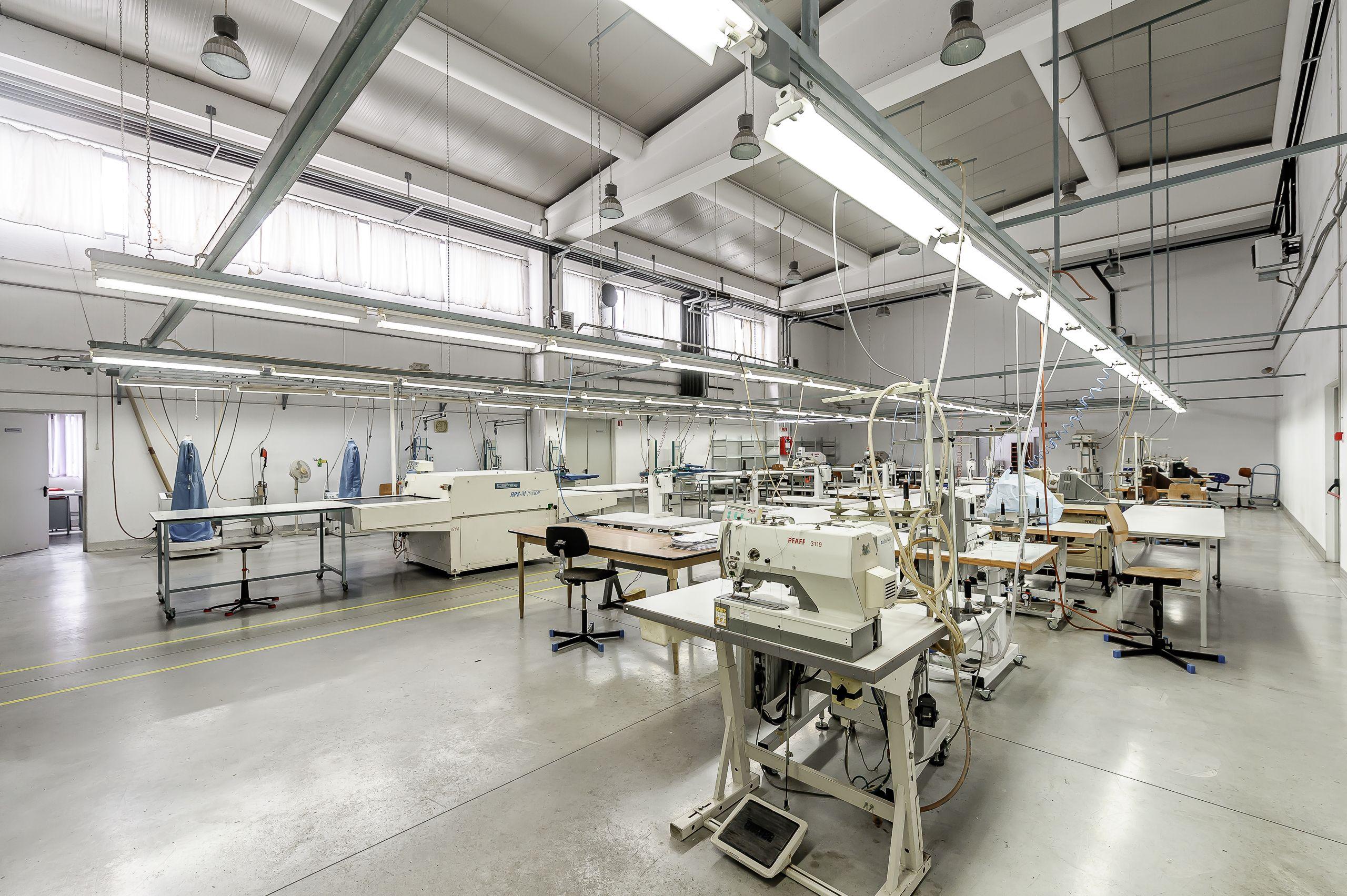 Oportunitate: Hală de producție și depozitare cu birouri în Arad - 10