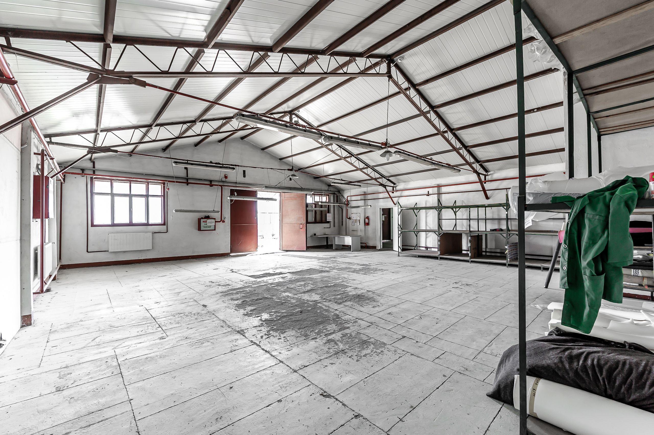 4.049 mp Hale industriale în Arad, aproape de A1 - 8