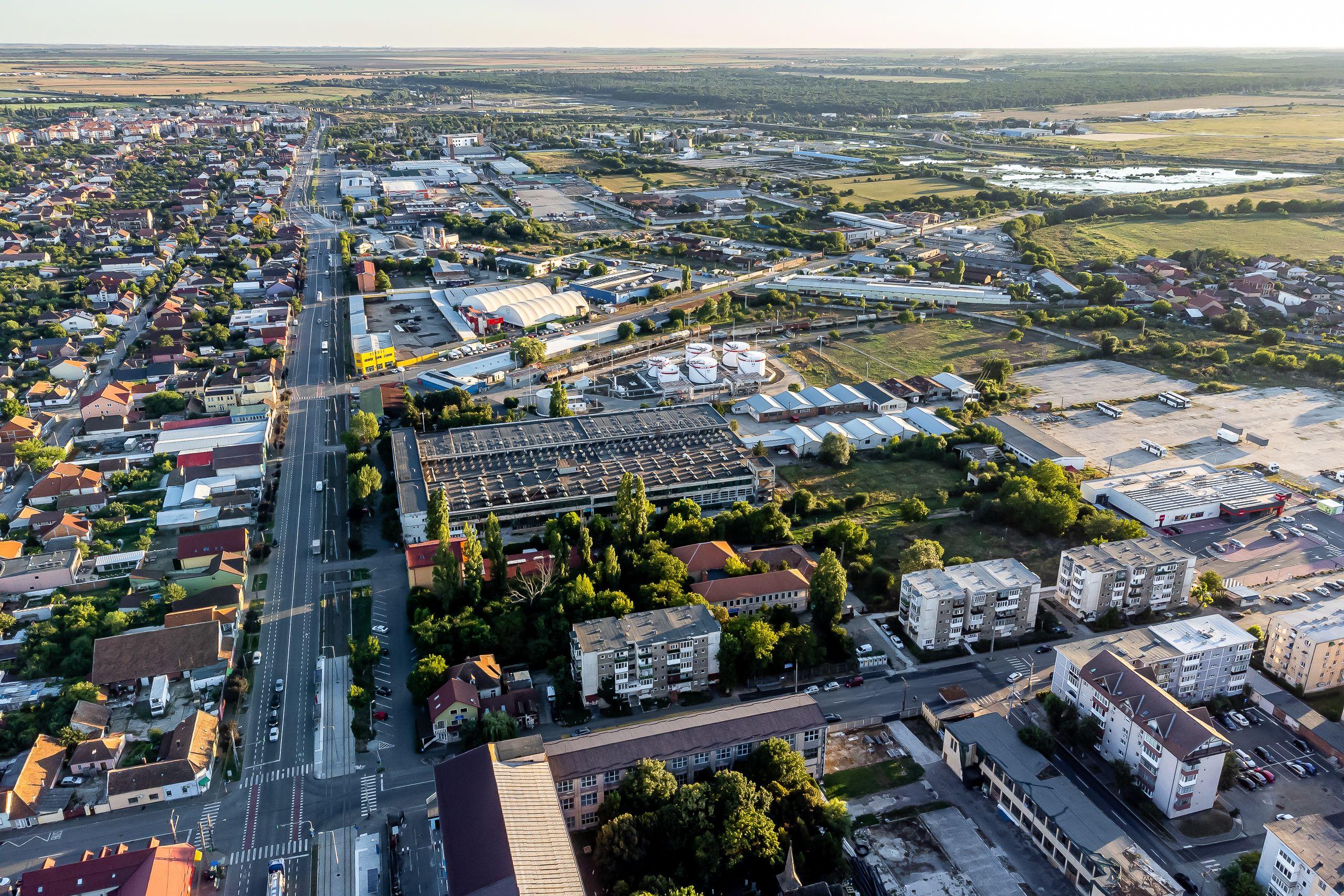 4.049 mp Hale industriale în Arad, aproape de A1 - 22