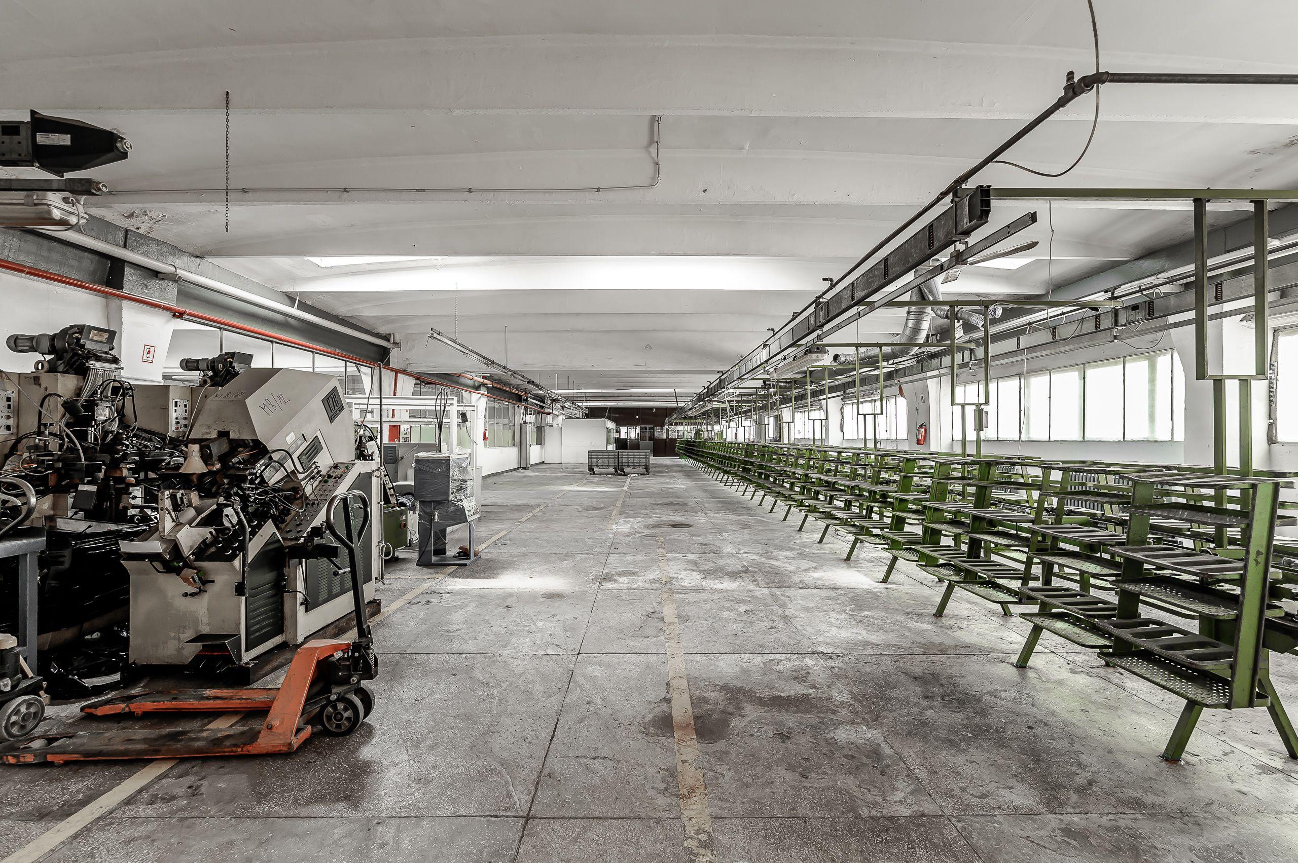 4.049 mp Hale industriale în Arad, aproape de A1 - 11