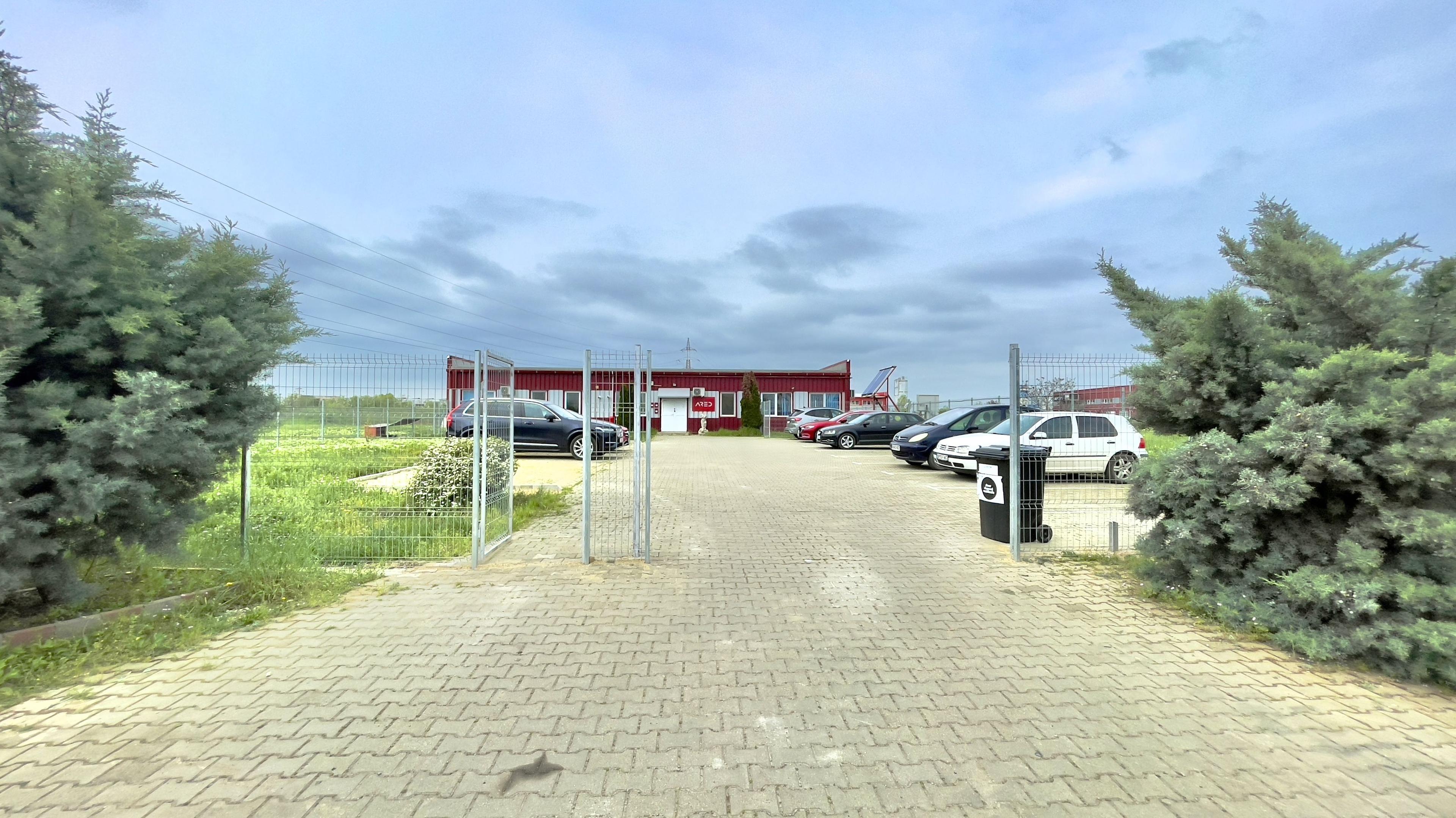 Cladire birouri - spațiu comercial cu parcări în incintă privată - 3
