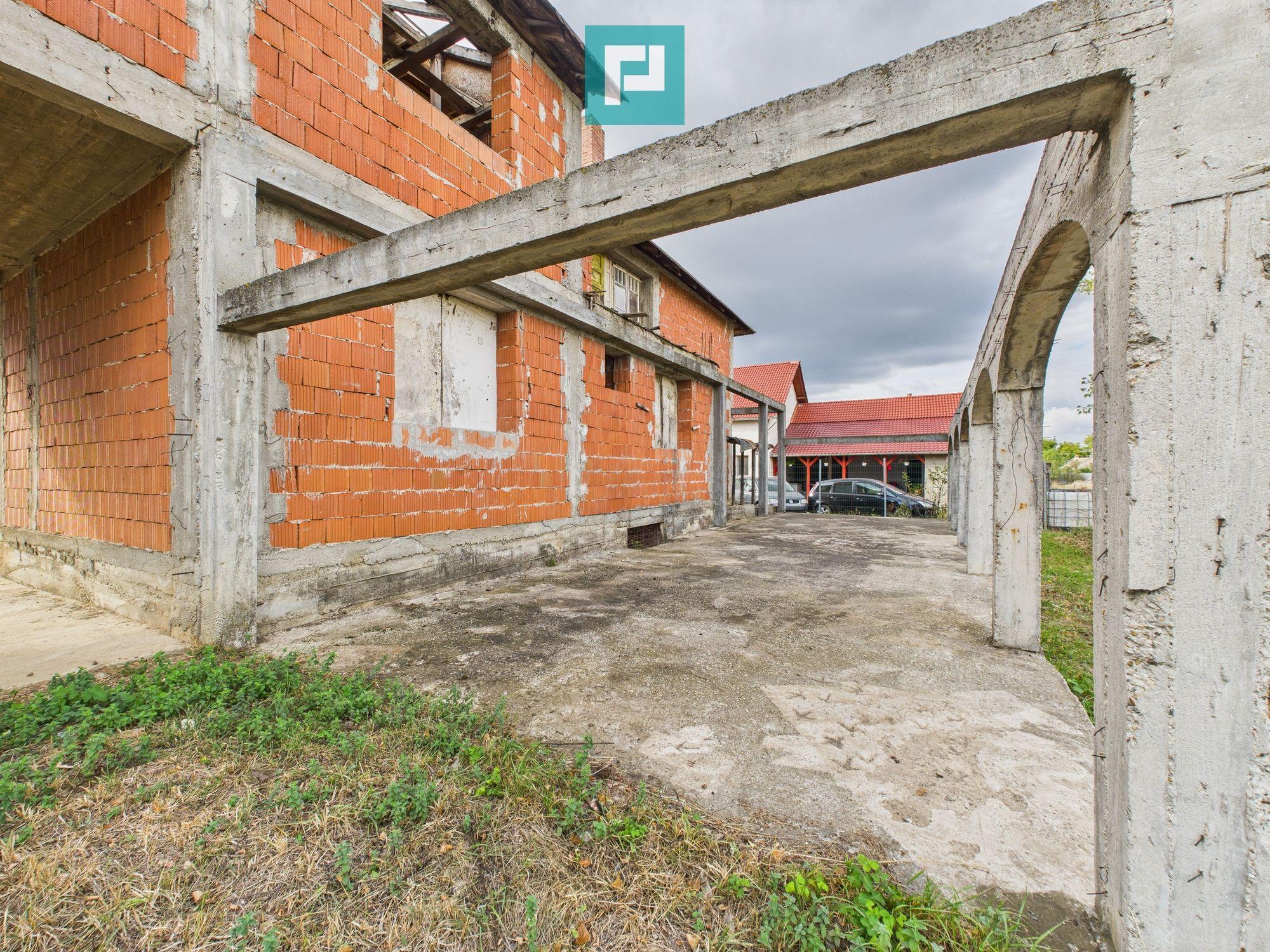 Casă la roşu S+P+1 în Bodrogu Nou - 4