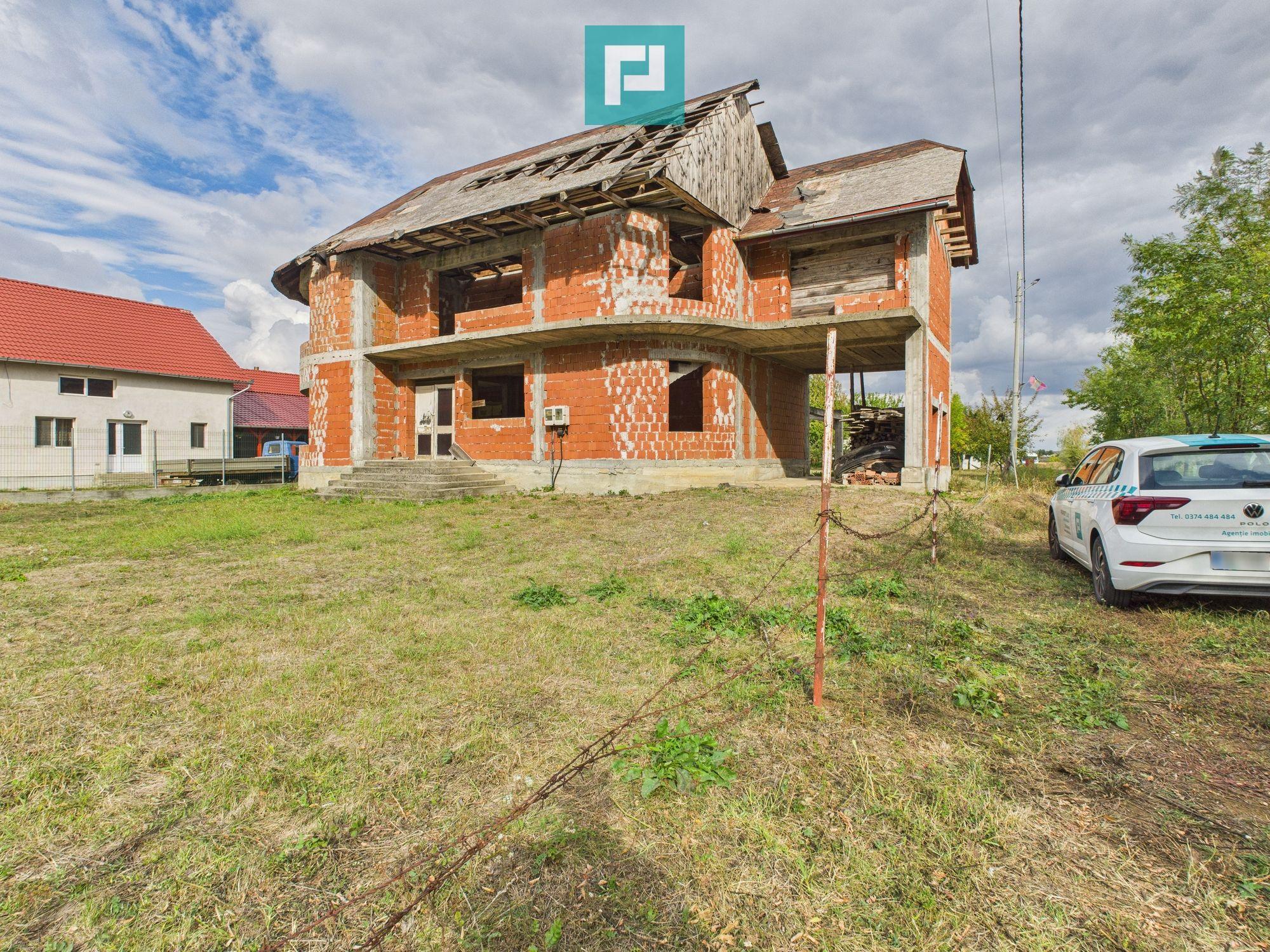 Casă la roşu S+P+1 în Bodrogu Nou - 1