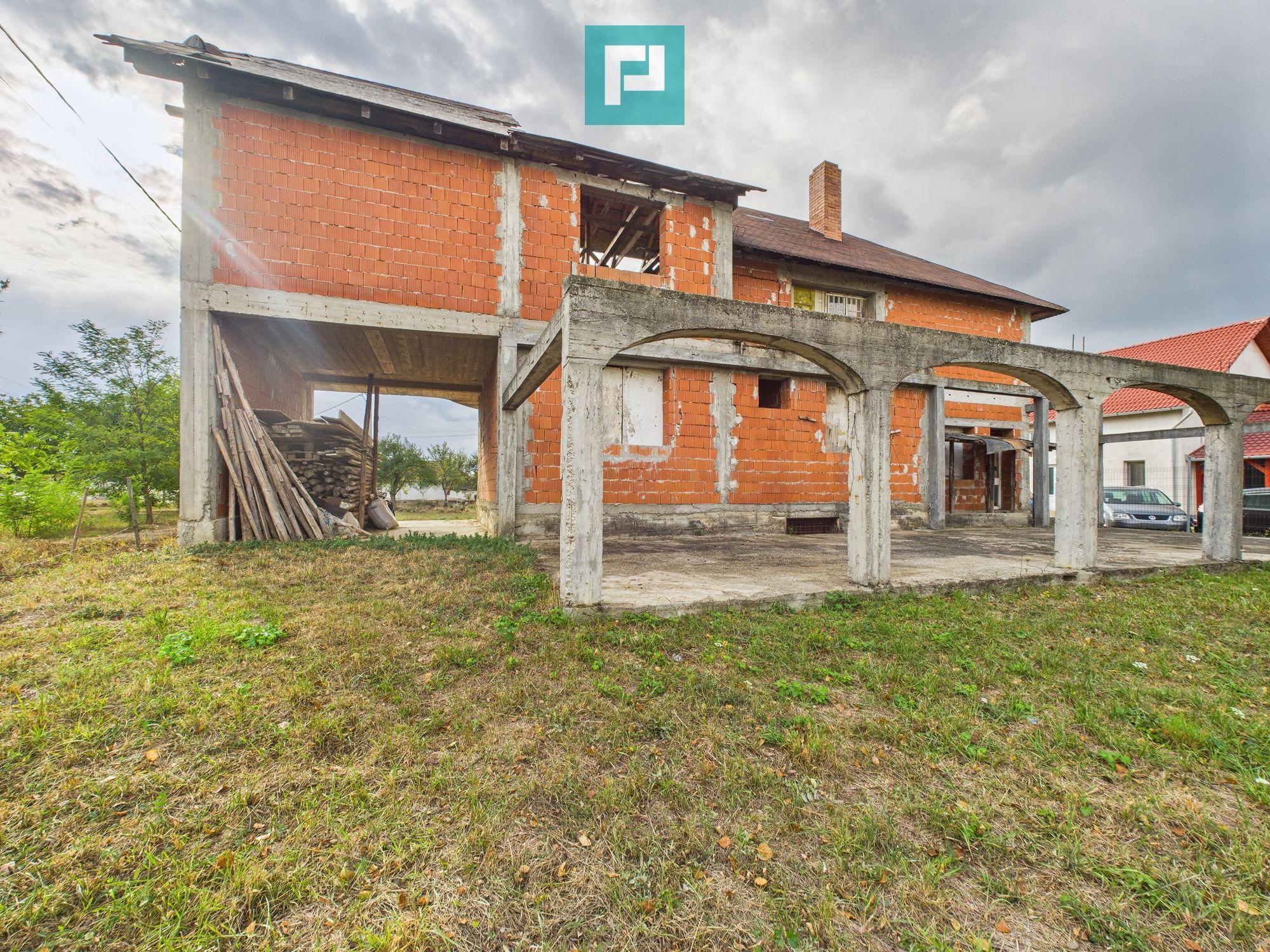 Casă la roşu S+P+1 în Bodrogu Nou - 2