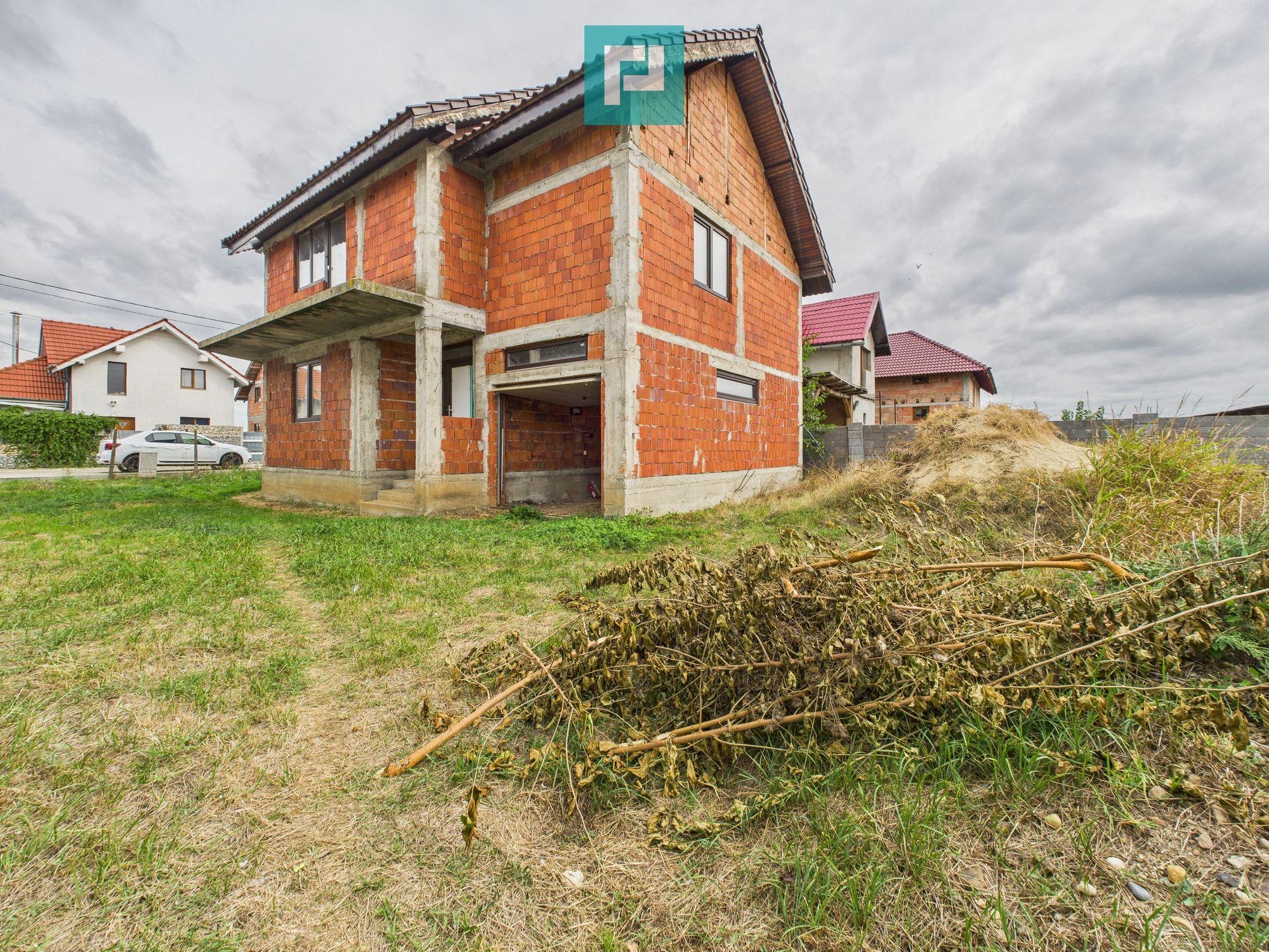 Casă la roşu P+E+M în Şagu - 2
