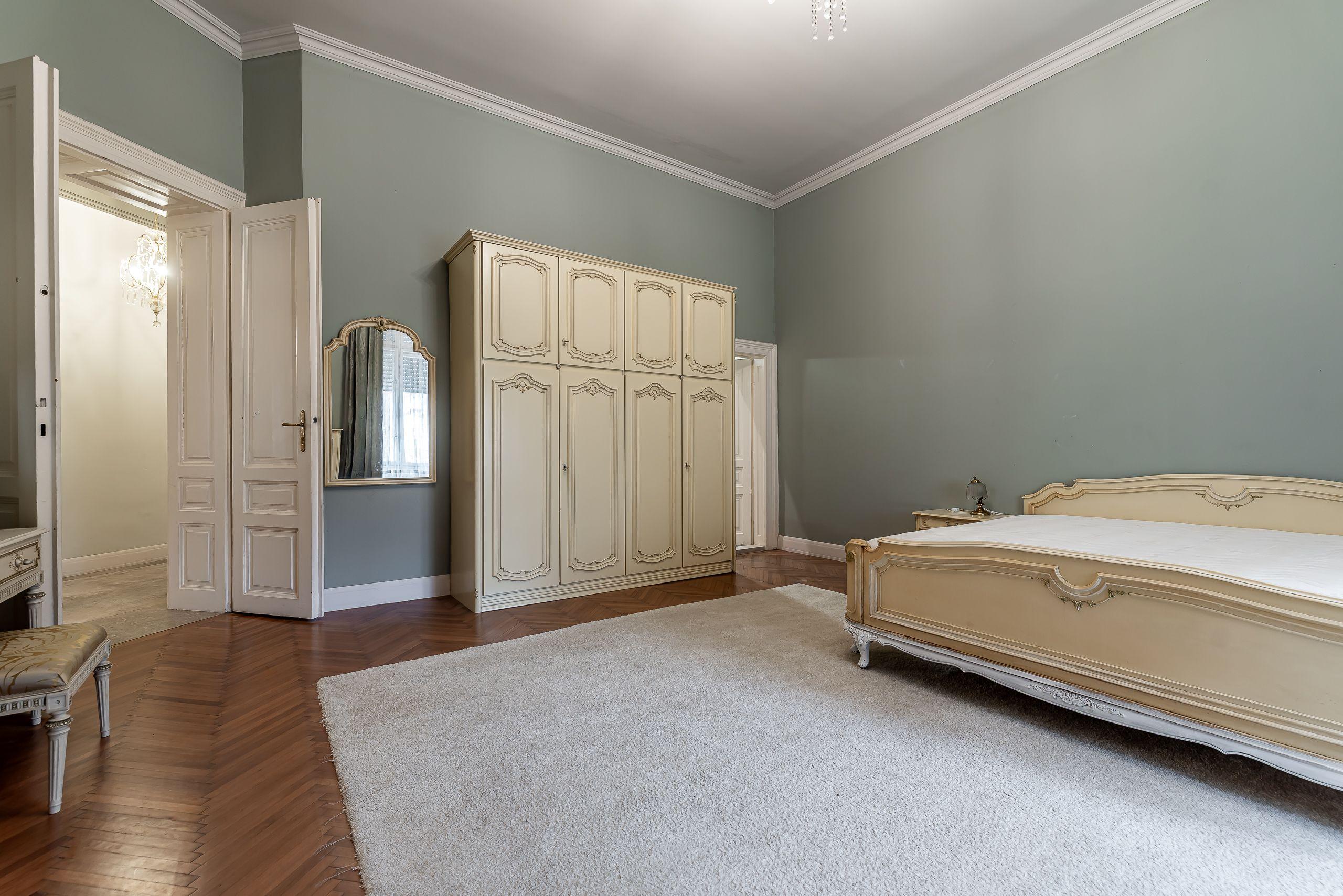 Apartament spatios cu 3 camere de LUX pe Metianu Comision 0 - 9