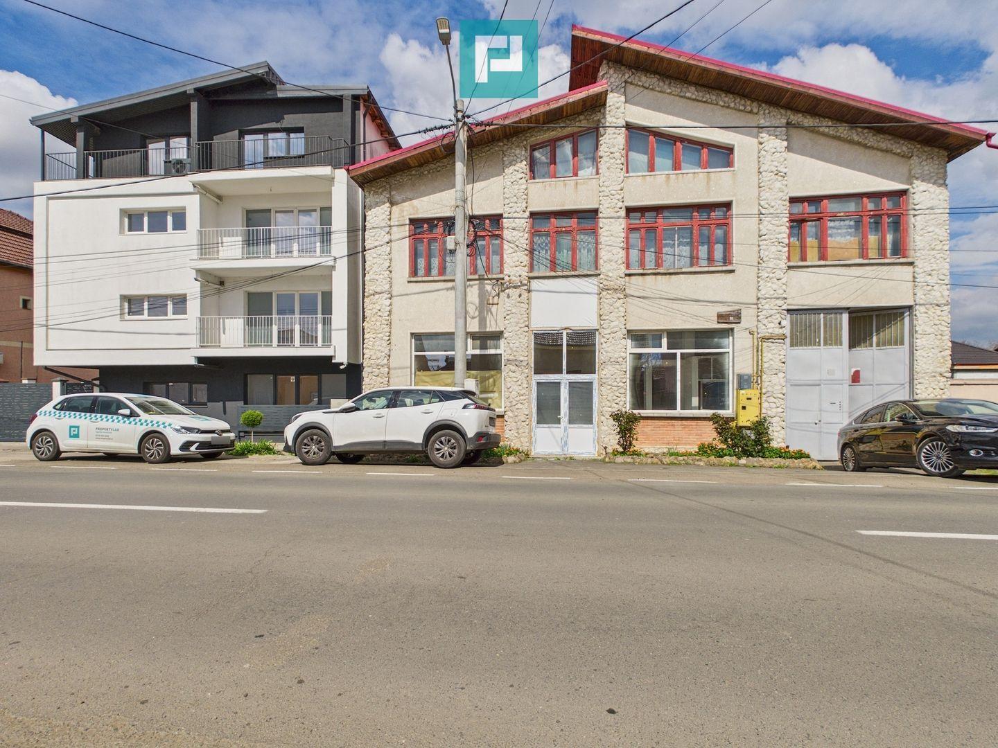 Spatiu comercial central Arad - 1