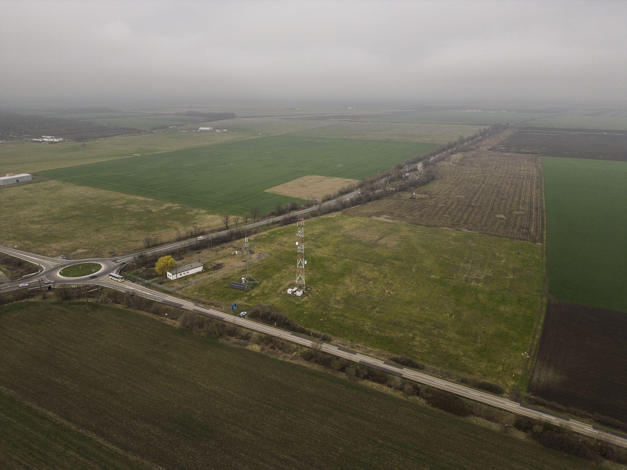 Teren 84000 mp la 20 km de Arad, la DN79 - 4