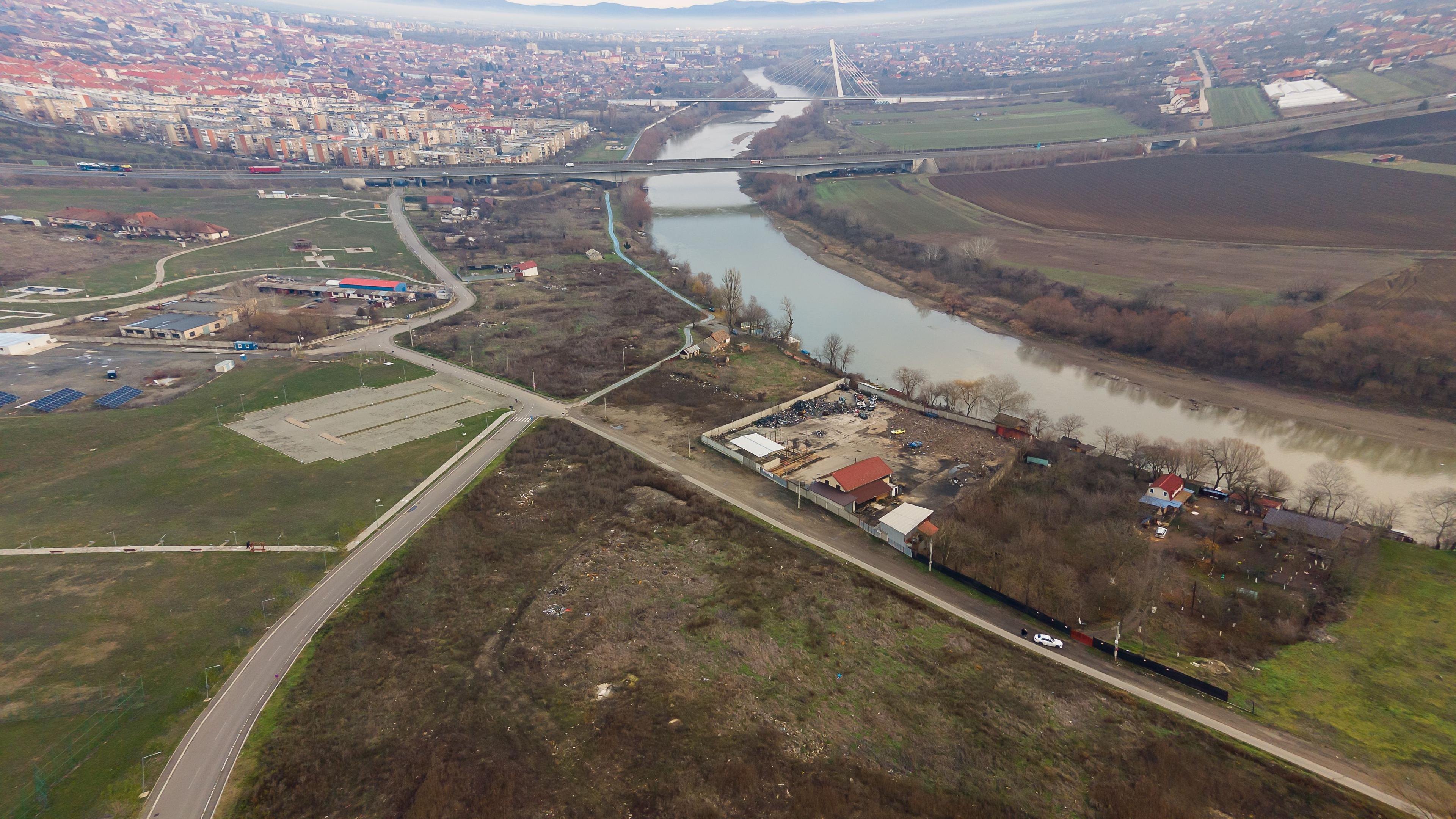 Teren intravilan 2.600 mp pe Malul Mureșului Alfa - 16