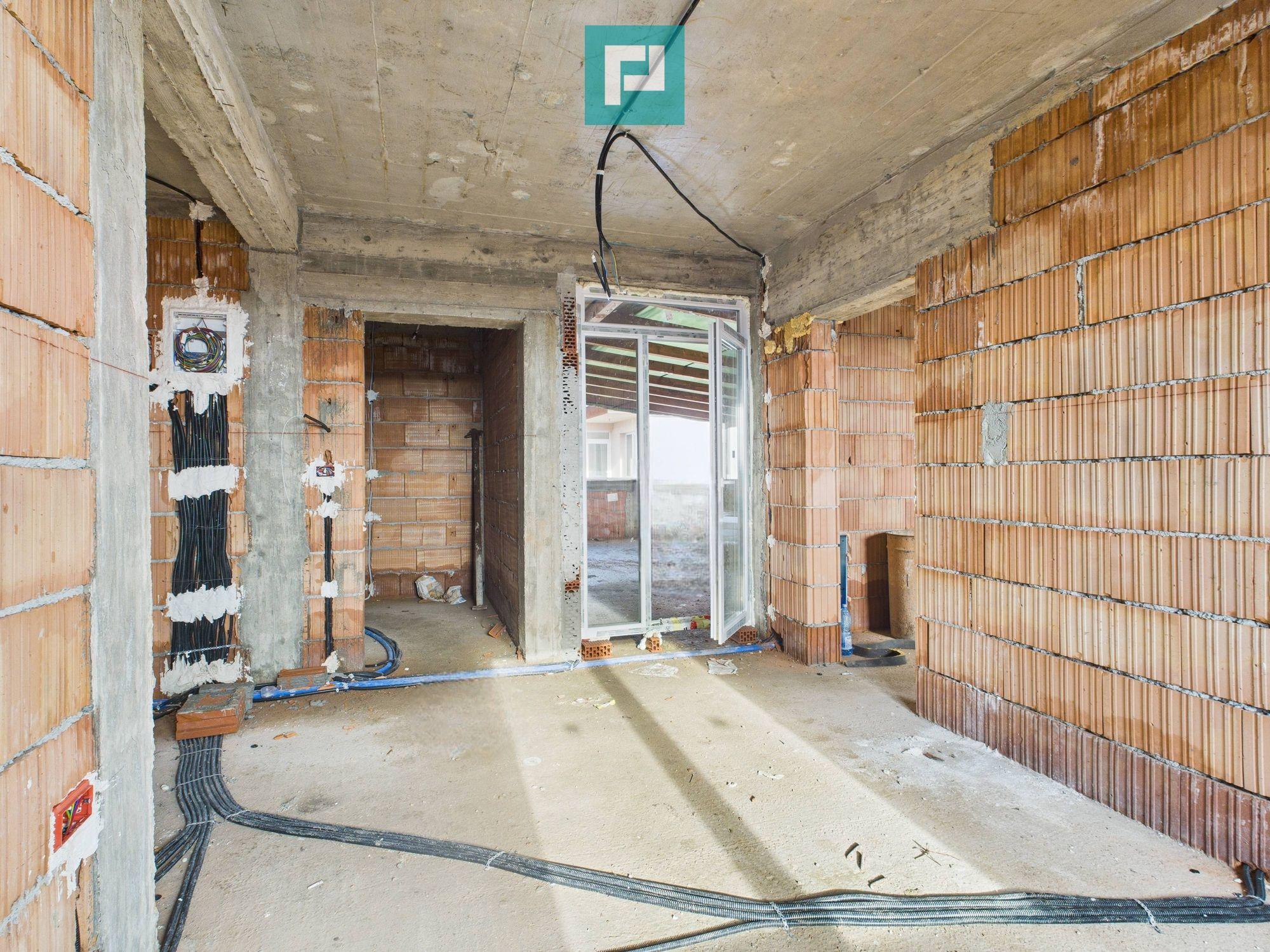 Penthouse cu terasă generoasă, în centrul Chișodei - 5