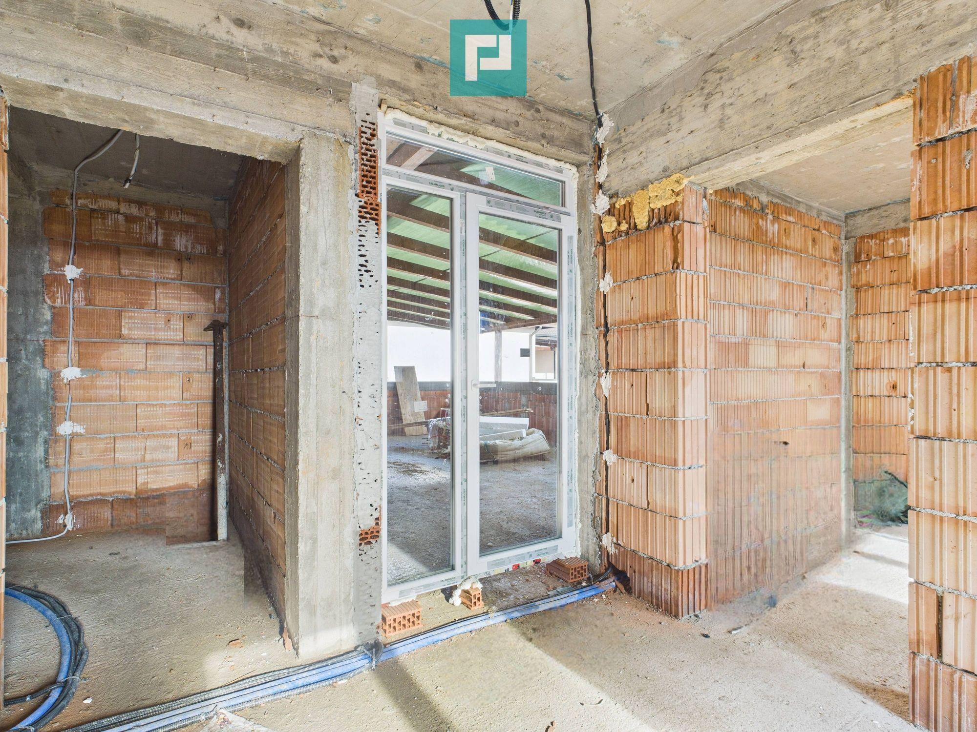 Penthouse cu terasă generoasă, în centrul Chișodei - 3