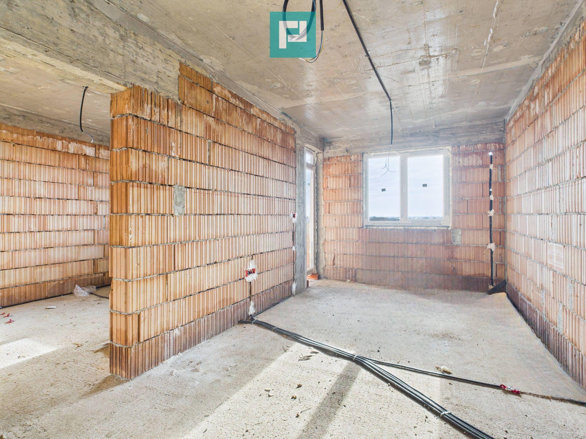 Penthouse cu terasă generoasă, în centrul Chișodei - 2