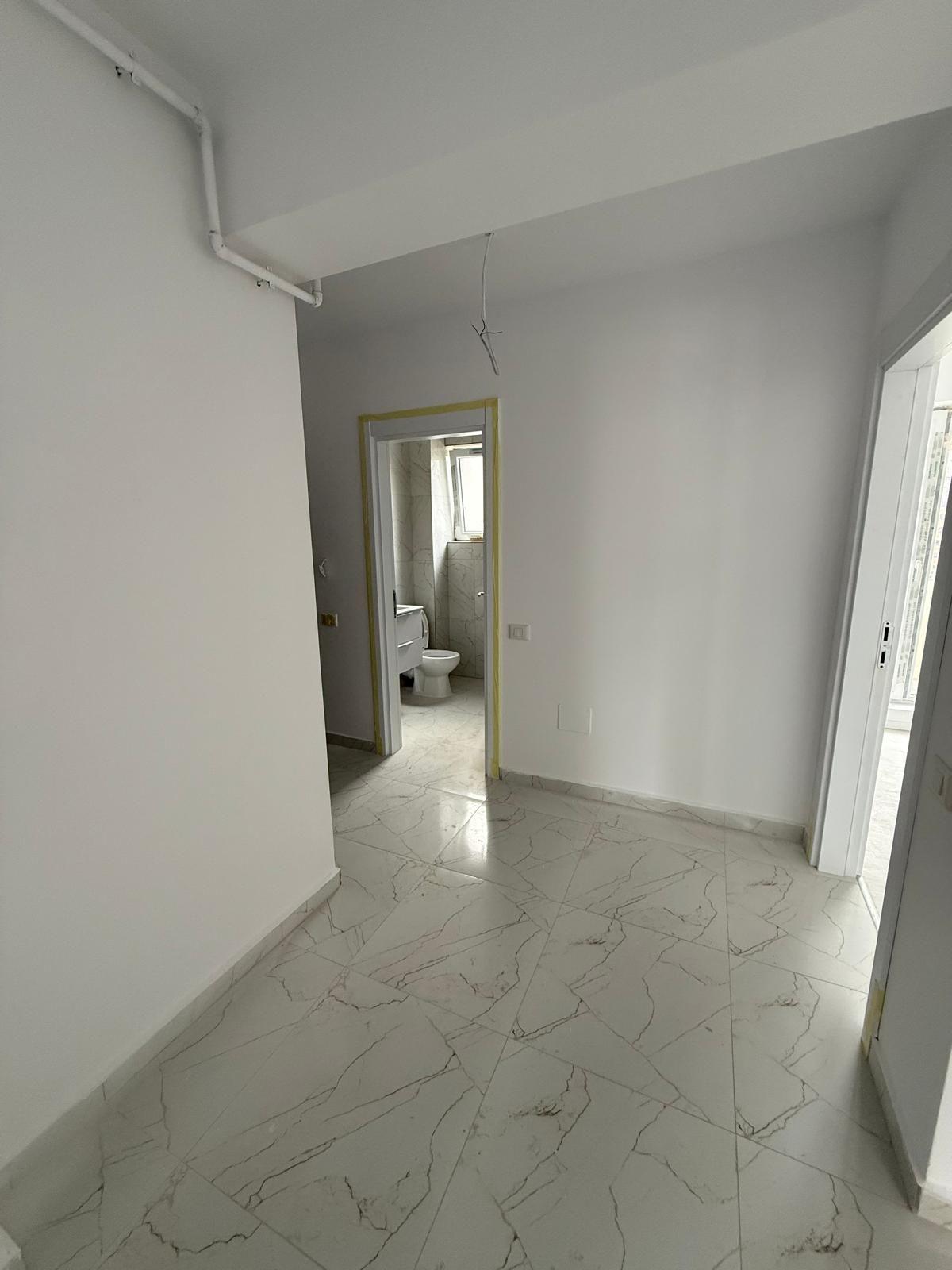 Apartament 56 mp, bloc nou, parcare inclusă, etaj 3, două balcoane, 80.000 euro TVA inclus - 1