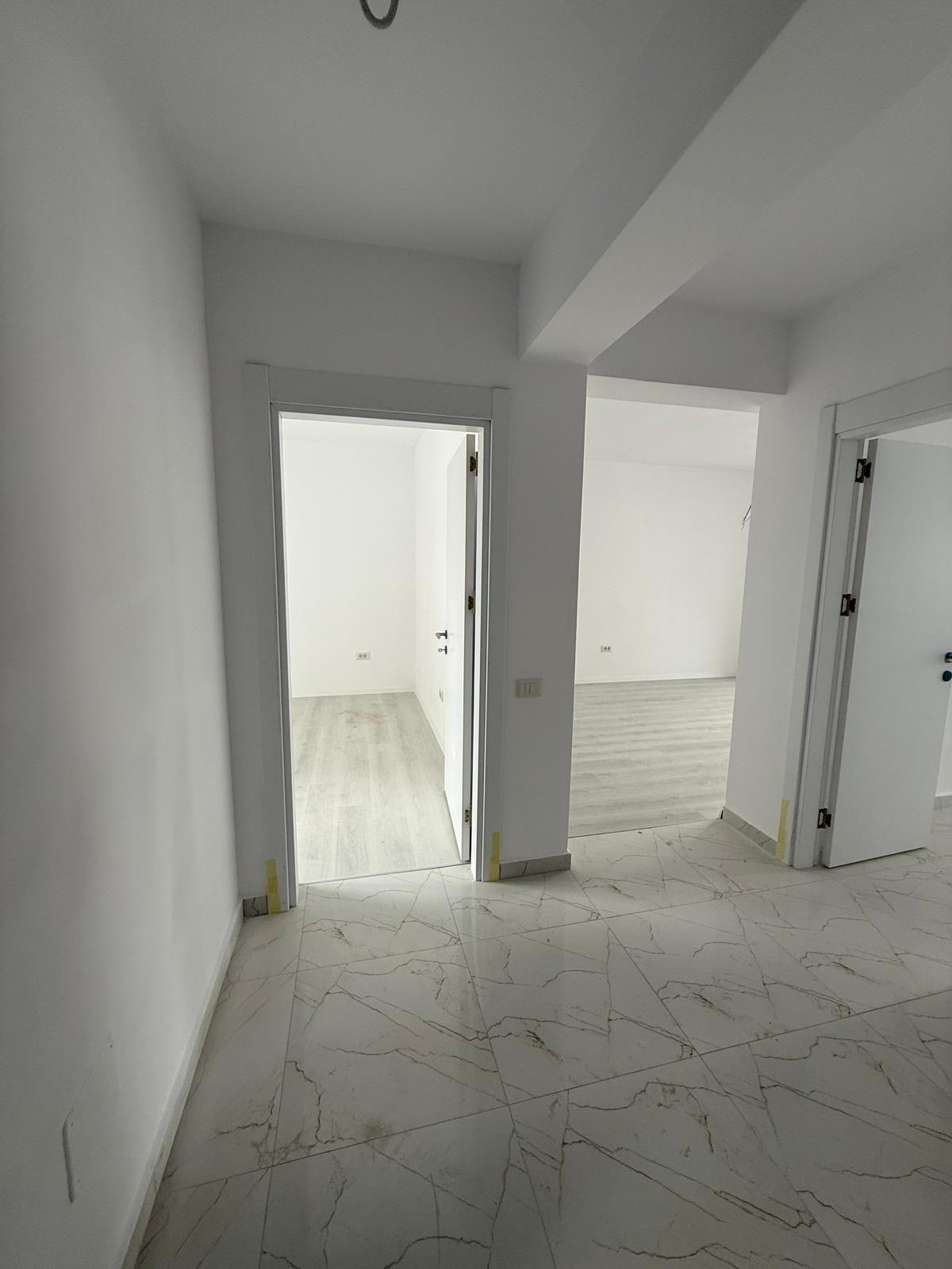 Apartament 56 mp, bloc nou, parcare inclusă, etaj 3, două balcoane, 80.000 euro TVA inclus - 9