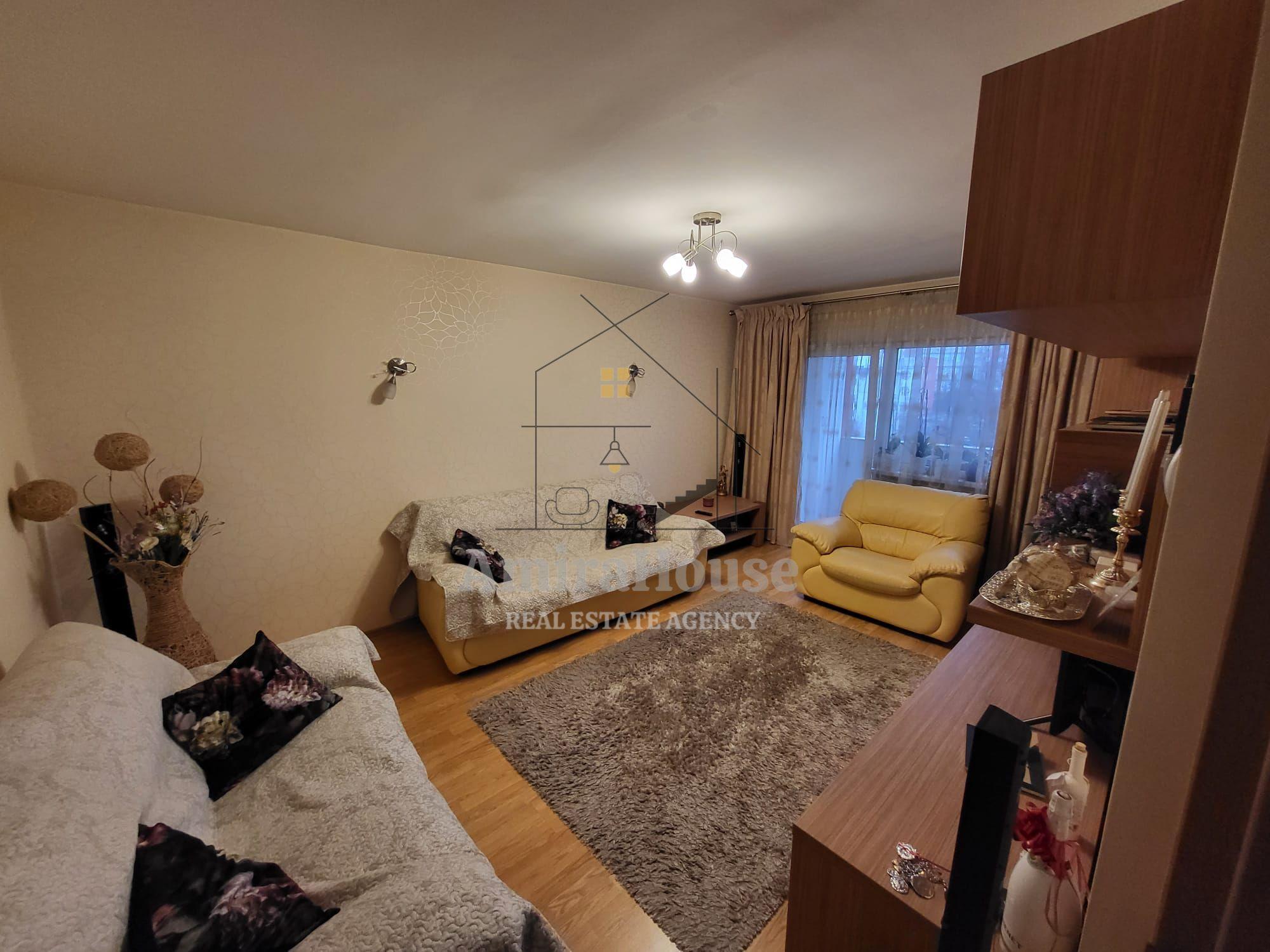 Apartament 3 camere zona Scortarilor etaj 3 din 4 - 1