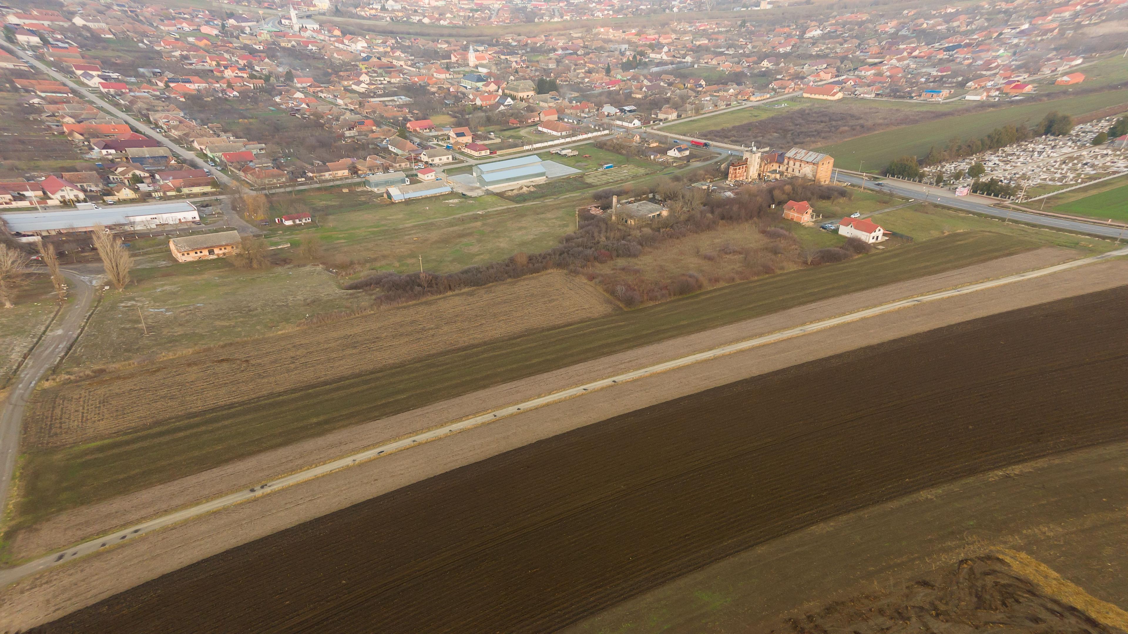 33 parcele intravilane 2 ha în Chișineu-Criș - 13