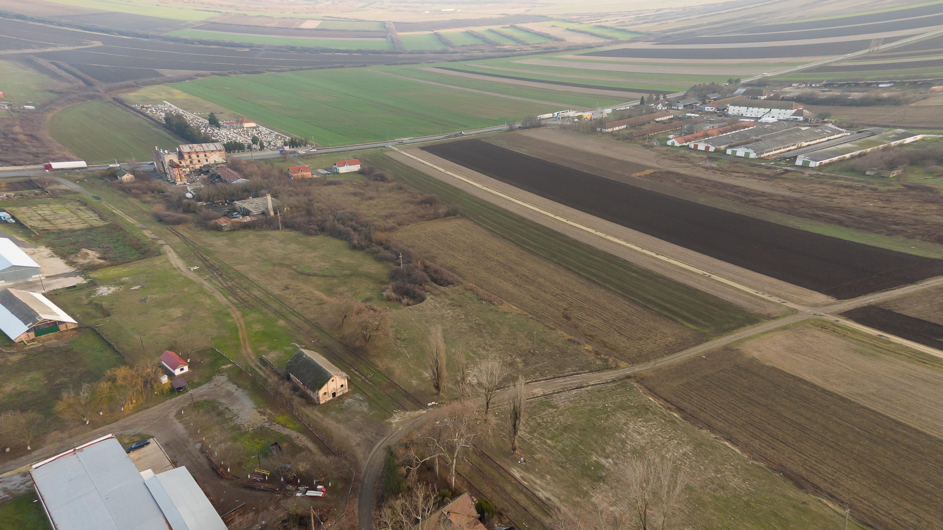 33 parcele intravilane 2 ha în Chișineu-Criș - 12