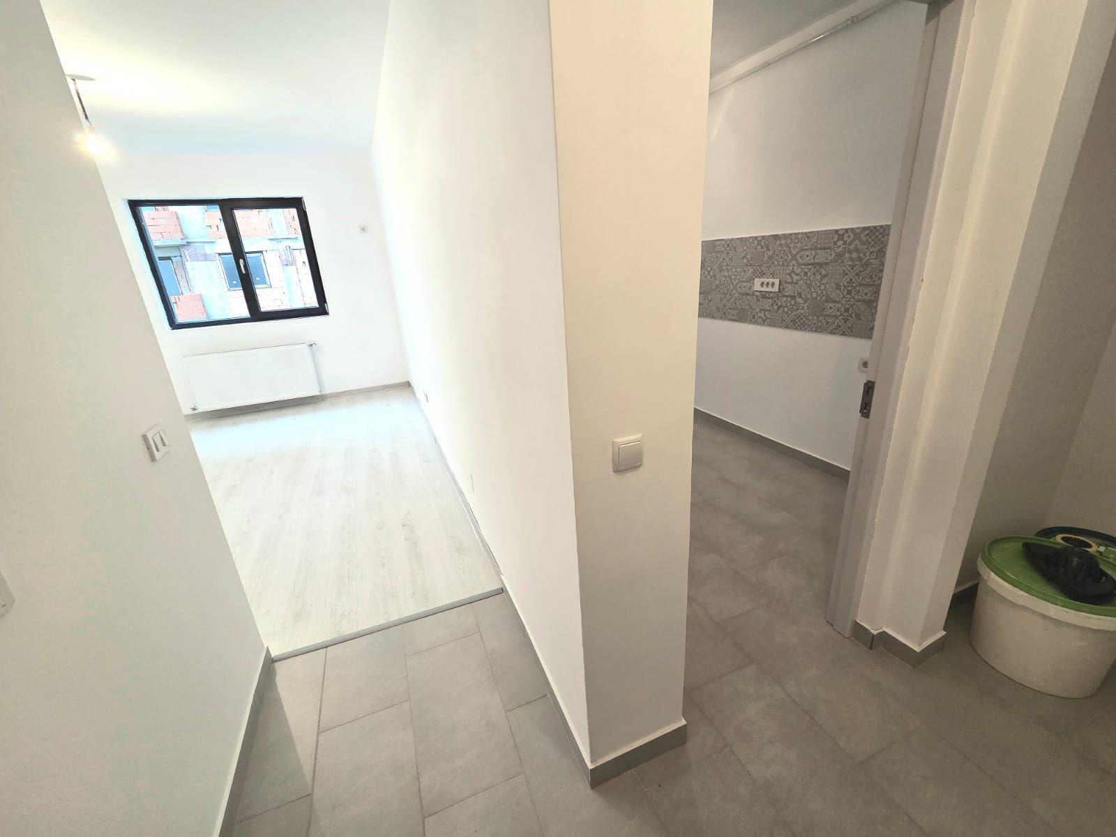 Garsoniera cartier Militari Residence - mutare imediata!! - 4