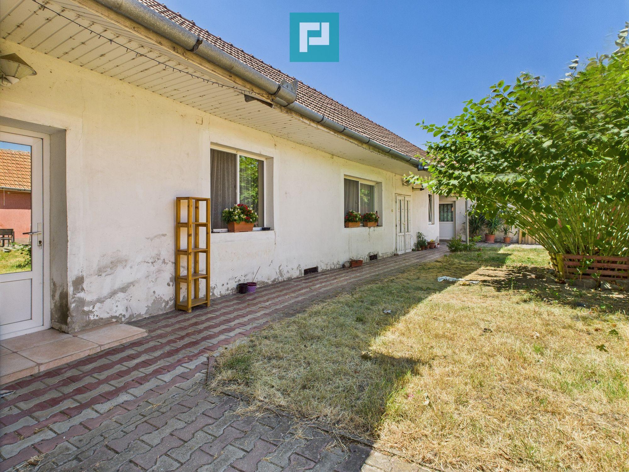 Casă cu 4 camere și teren de 450 mp în Aradul Nou - 19