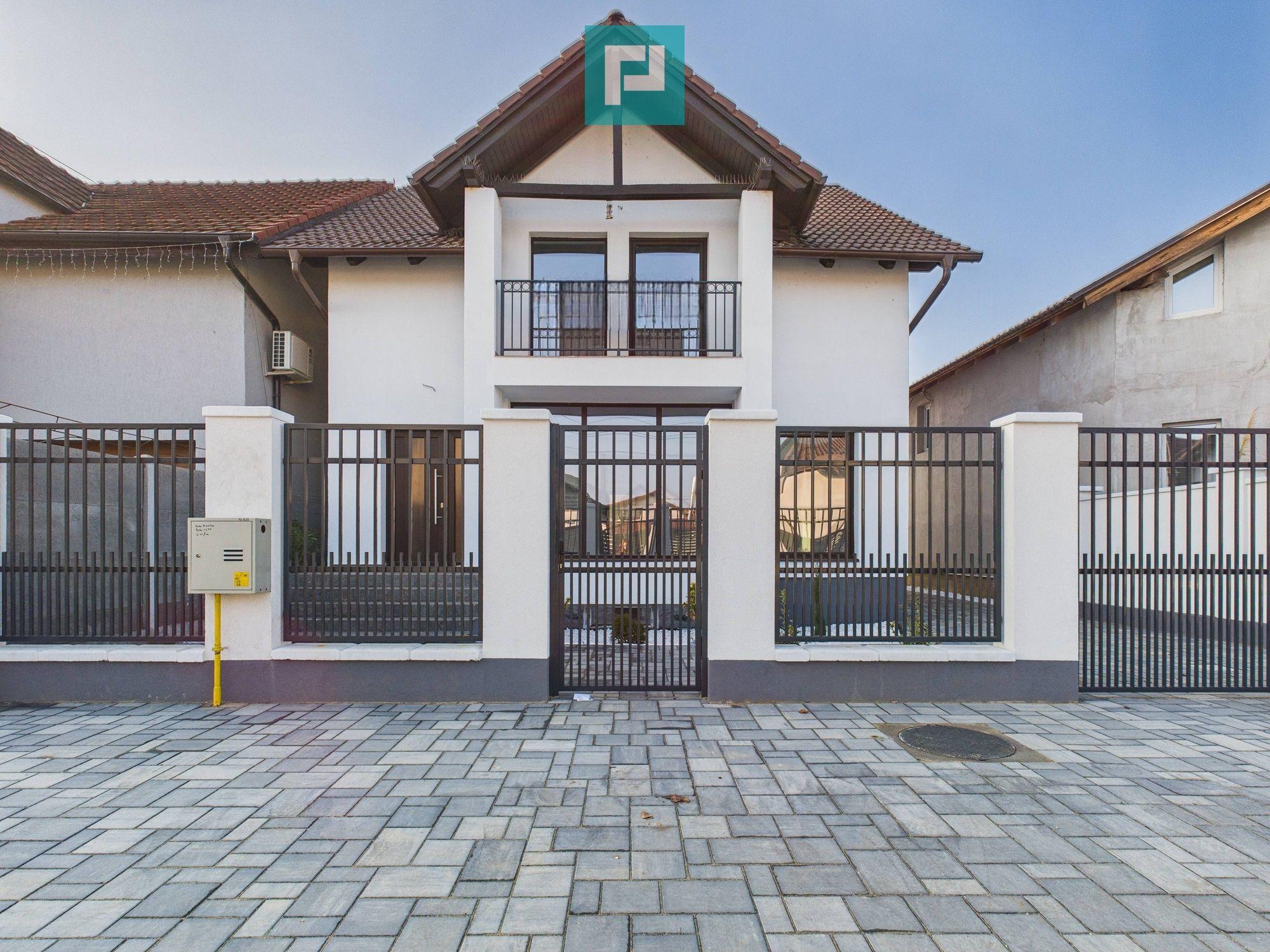 Casa cu 5 camere in Livada