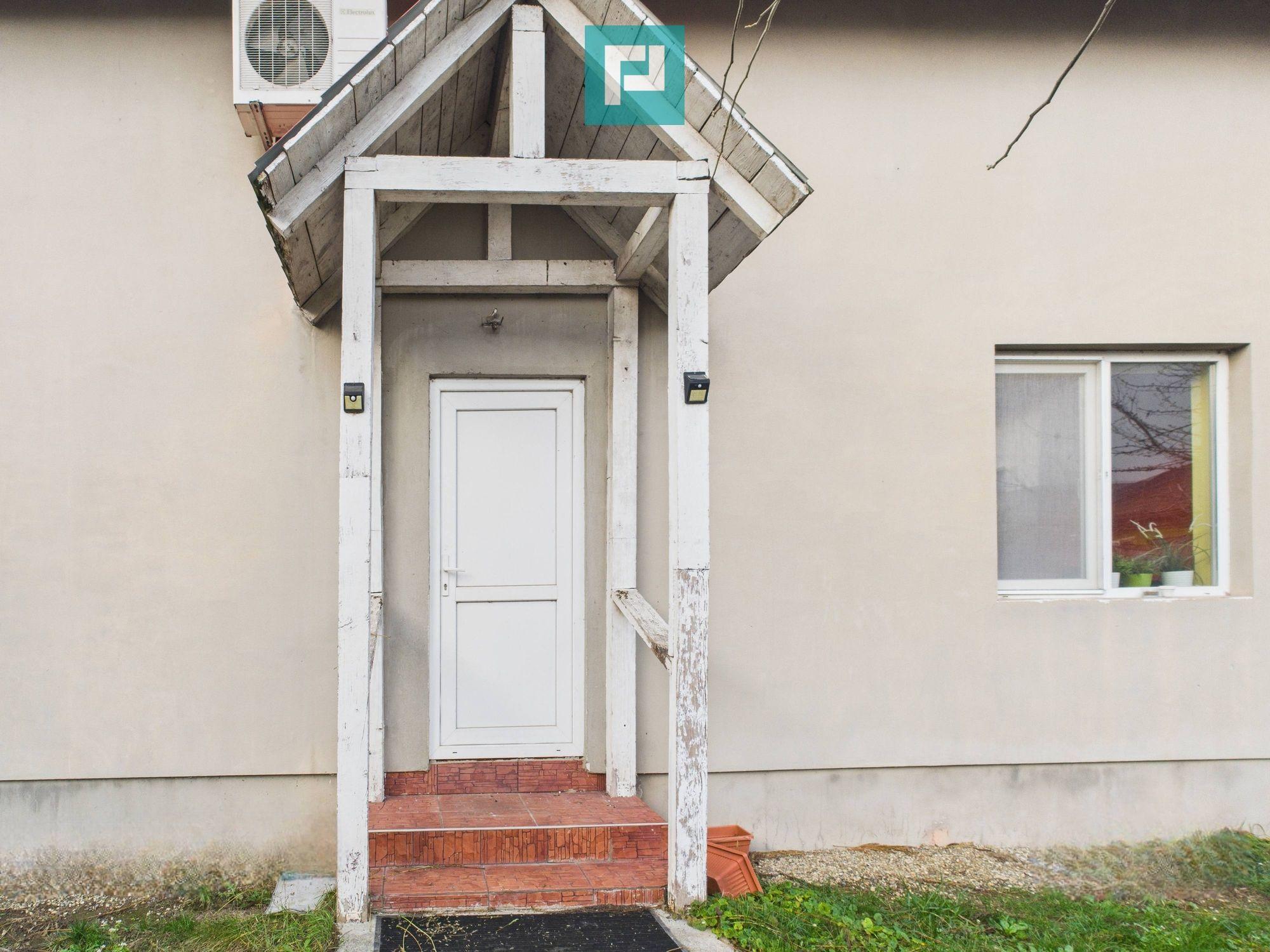 Două locuințe individuale pe 512 mp – in GIROC - 33