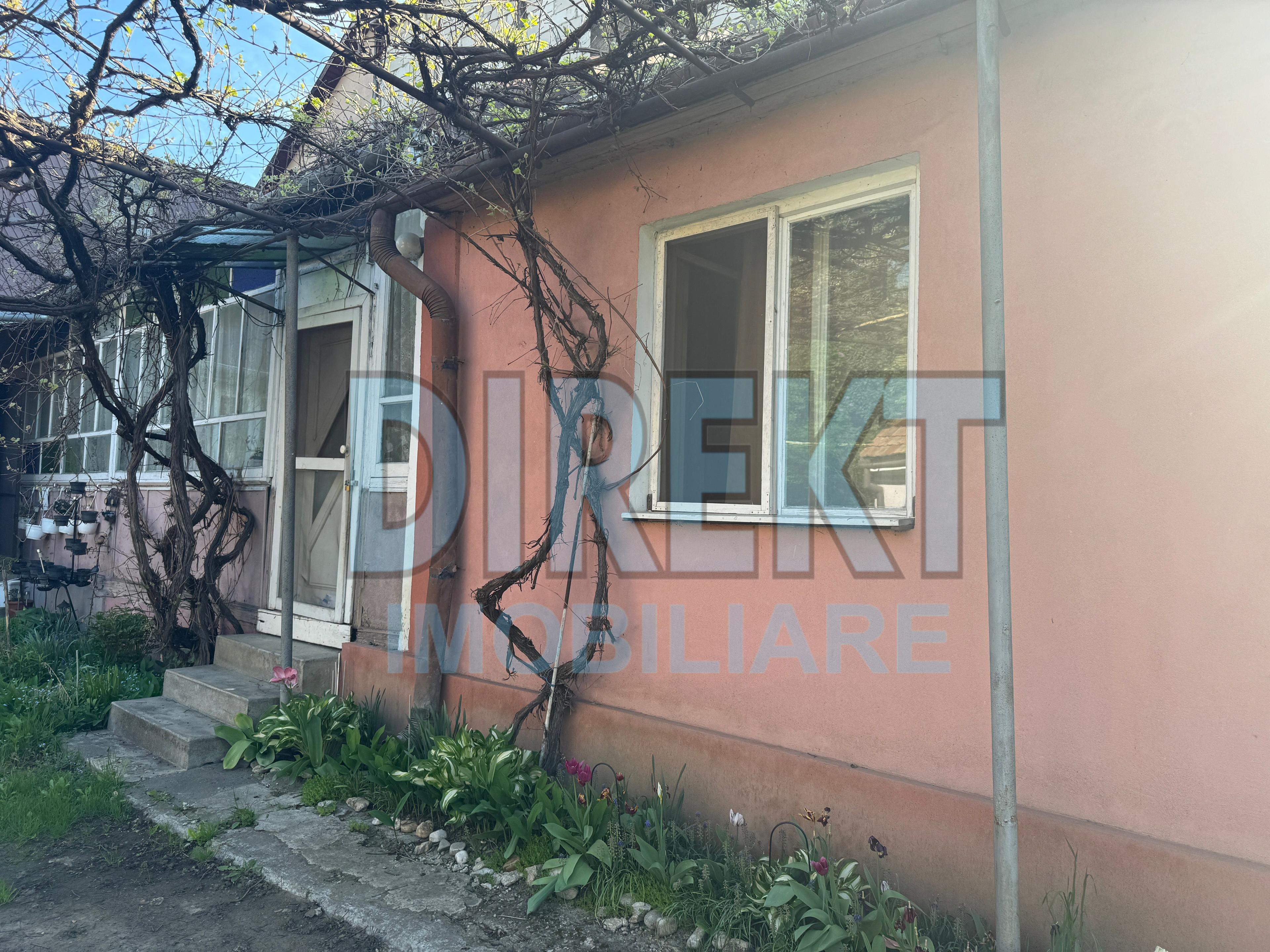 Casa 3 camere , 500 mp teren , zona C.R.Vivu - 1