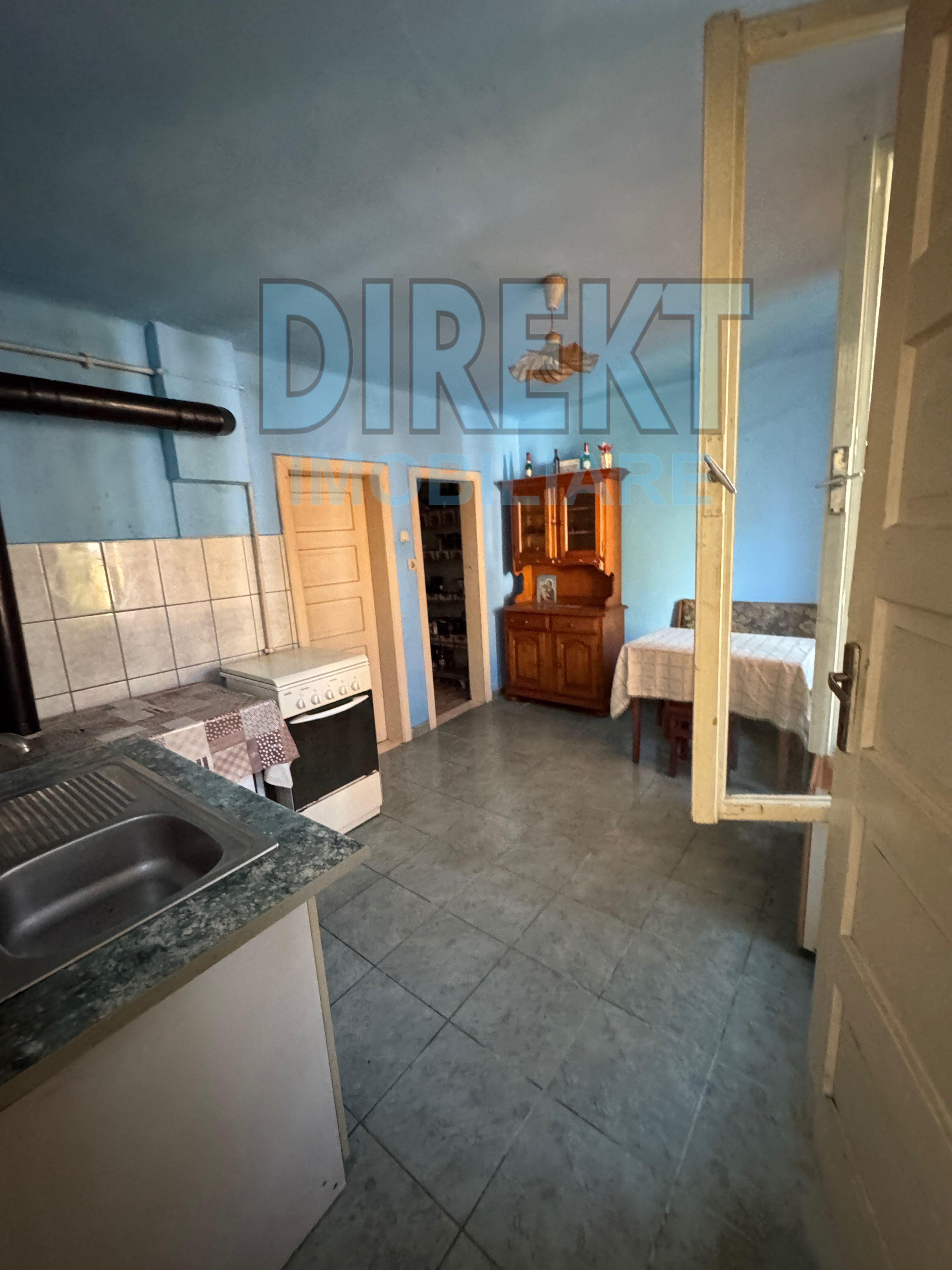 Casa 3 camere , 500 mp teren , zona C.R.Vivu - 8