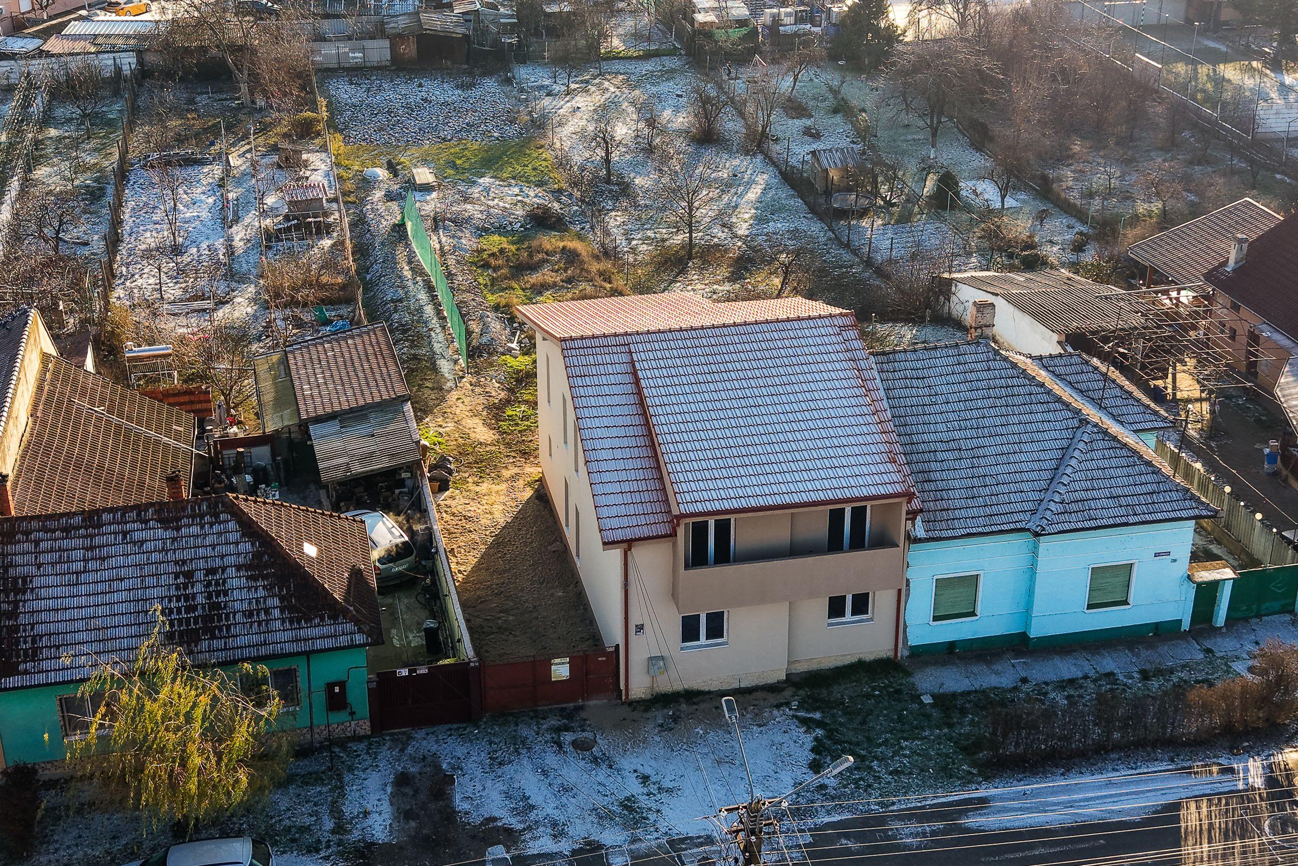 Casă nouă cu etaj semifinalizată, zonă liniștită în Aradul Nou - 12